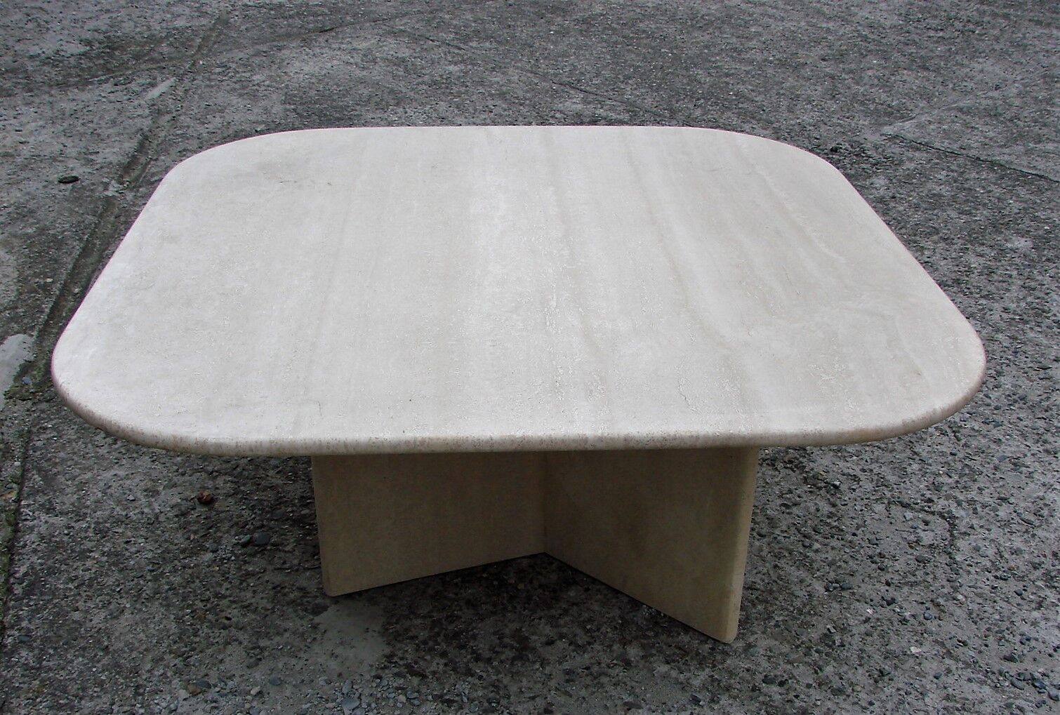 Table basse en travertin, années 1970