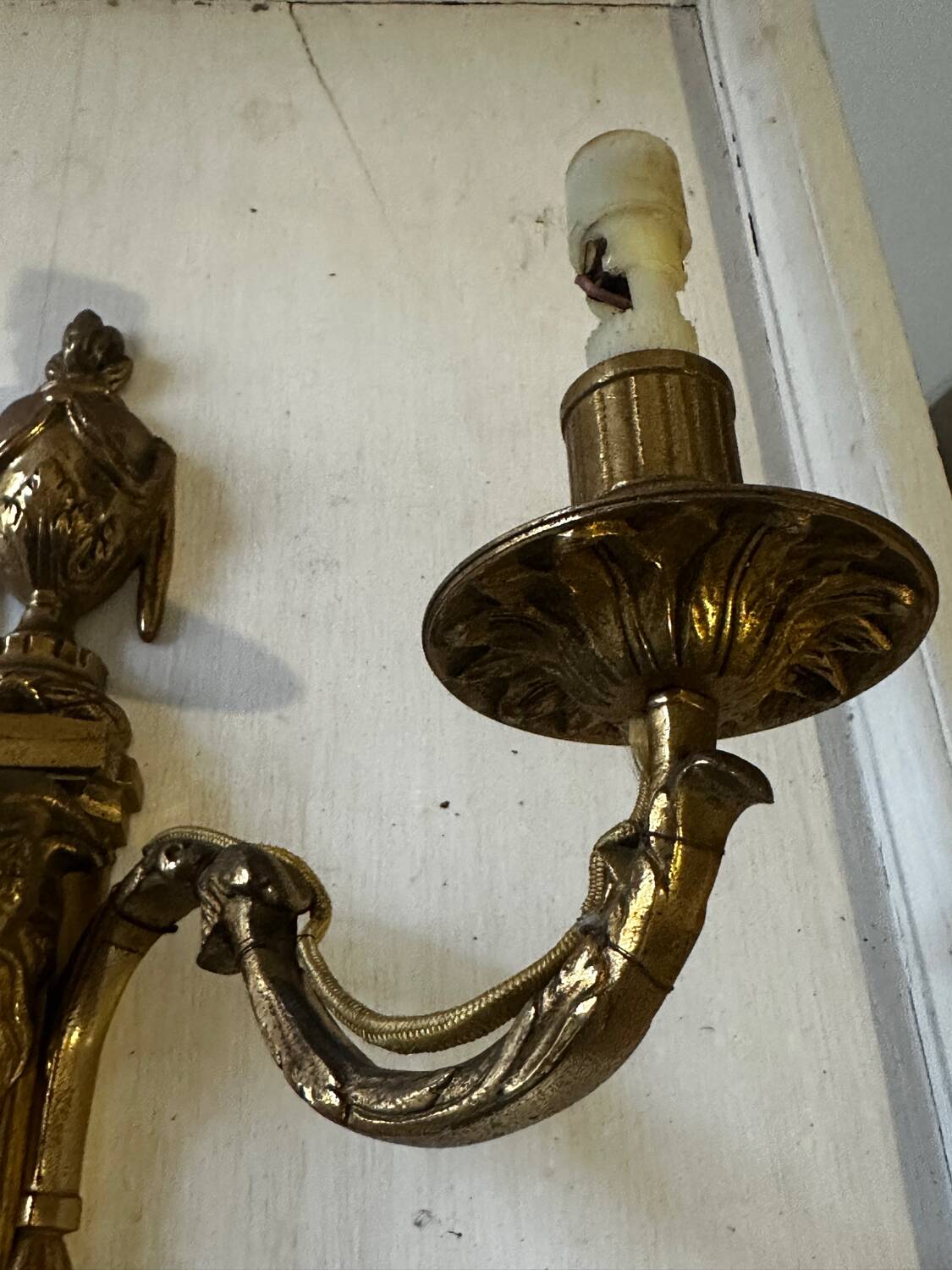 Brass wall sconce – goat head decoration – Louis XVI Empire style –