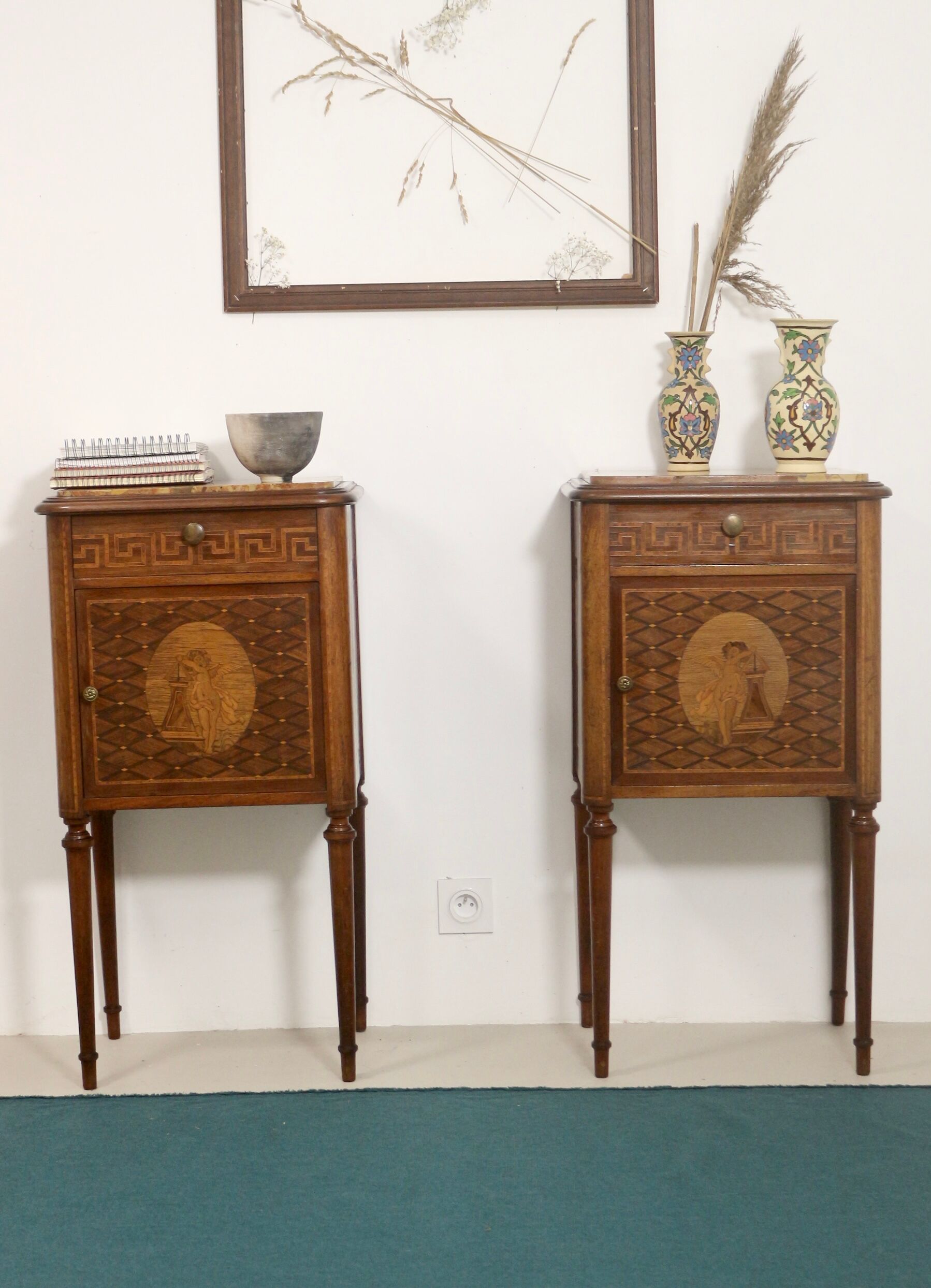 Pair of marquetry bedside tables decorated in marble façade Brèche d'Aleppo. Ref Toulouse.