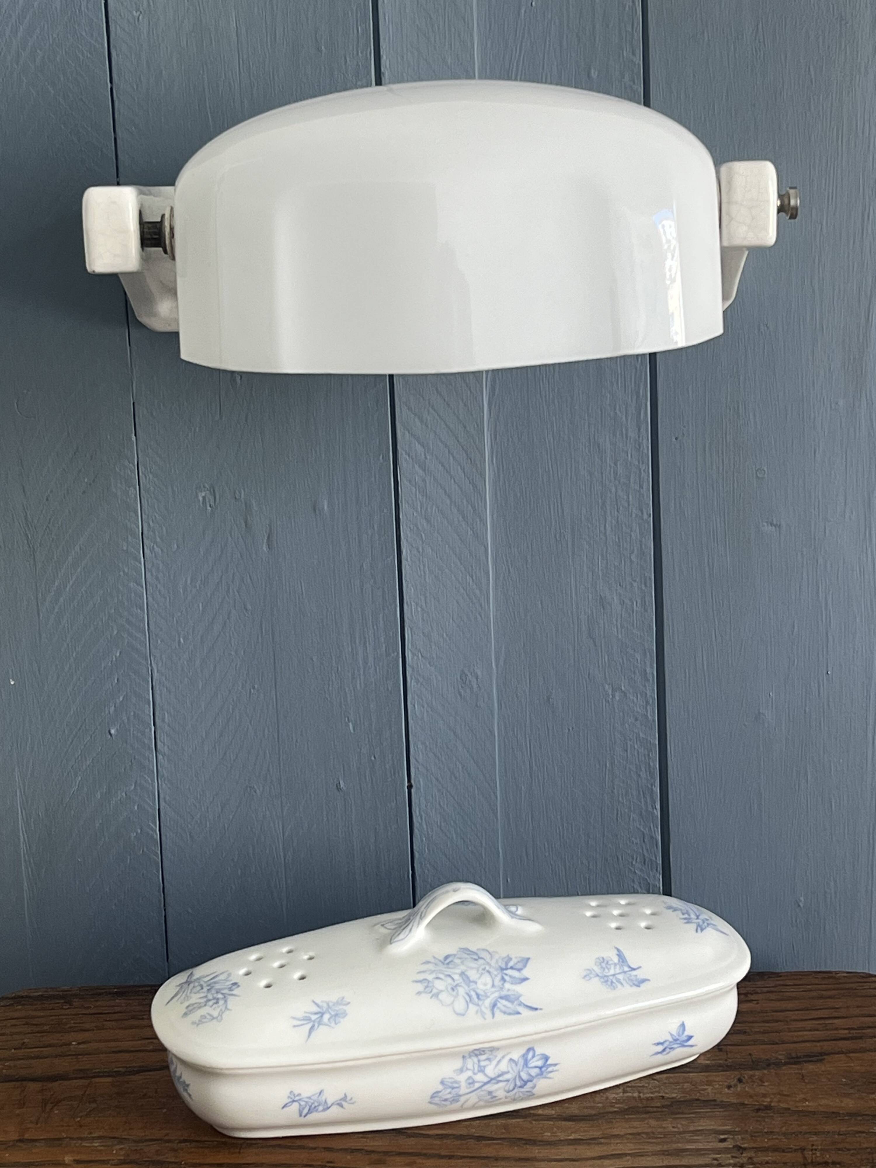 Applique murale art-déco, céramique et opaline