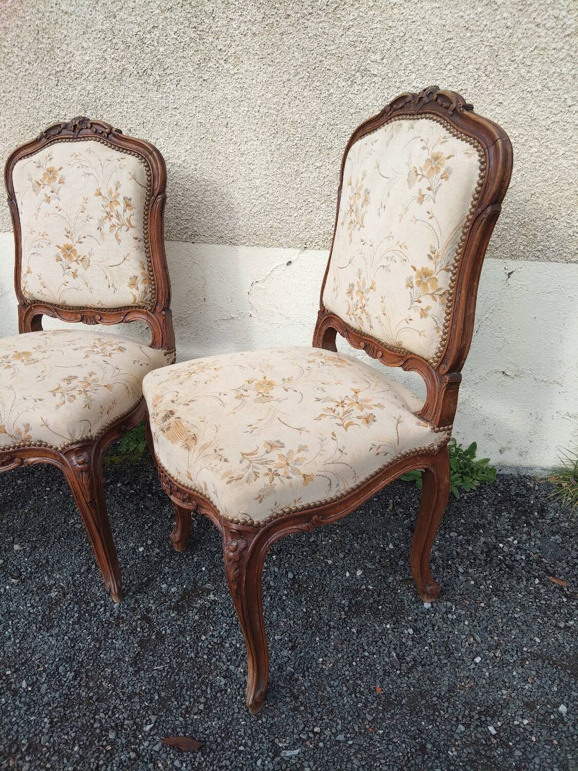 Suite de 3 fauteuils style Louis XV en bois sculpté – tapisserie tradi