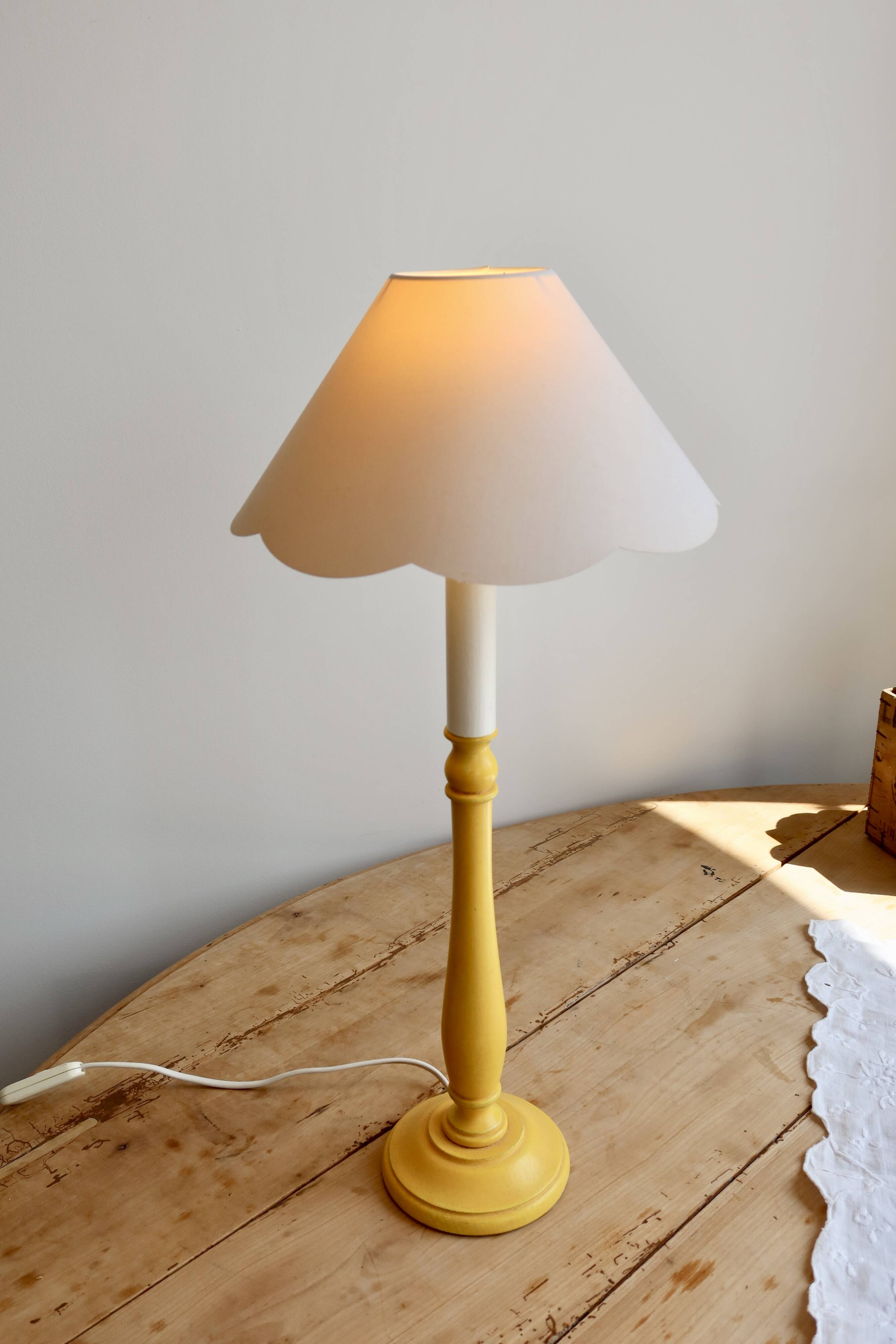 Vintage wooden bedside lamp painted yellow – Lampshade