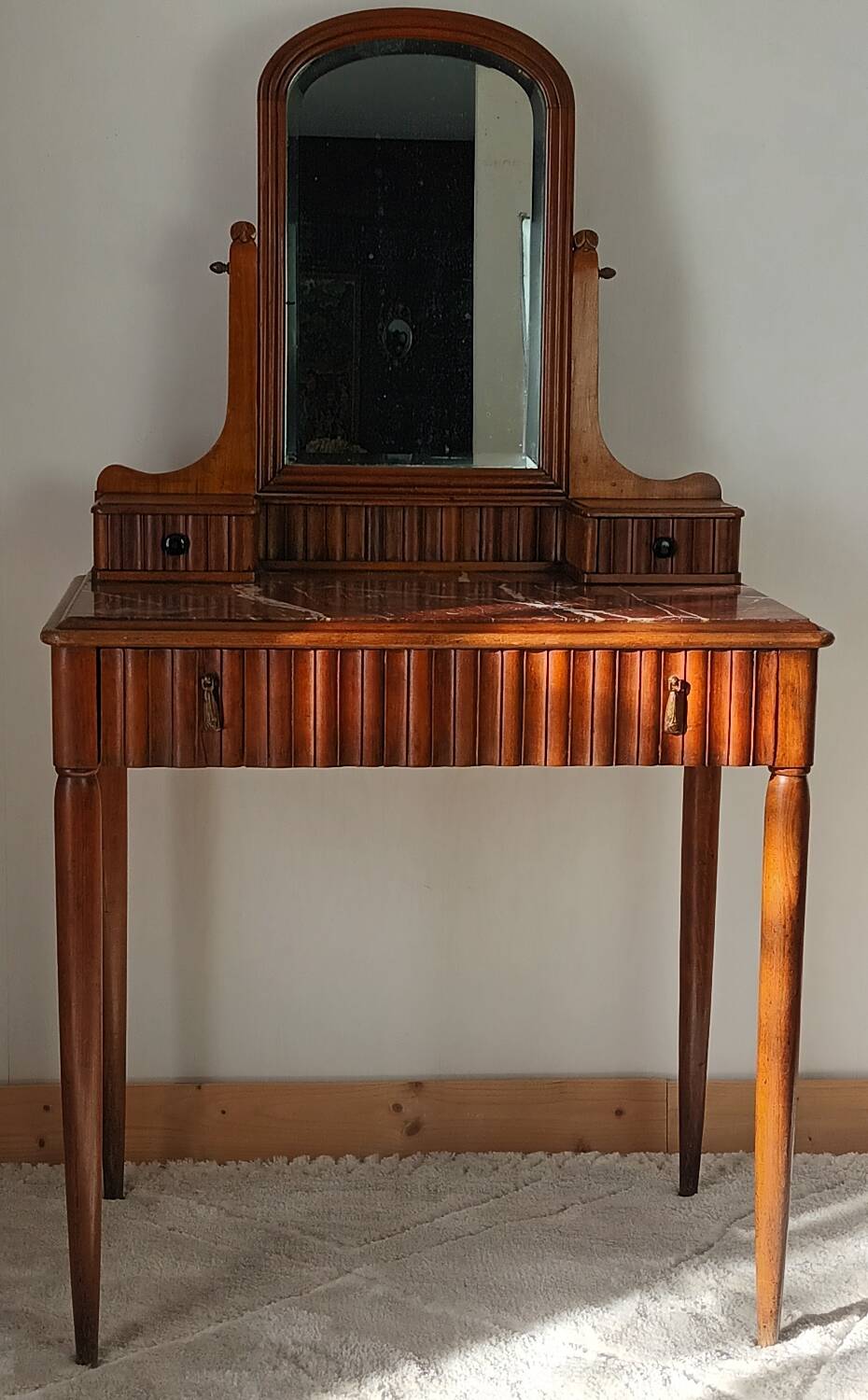 Retro cherry wood marble hairdresser