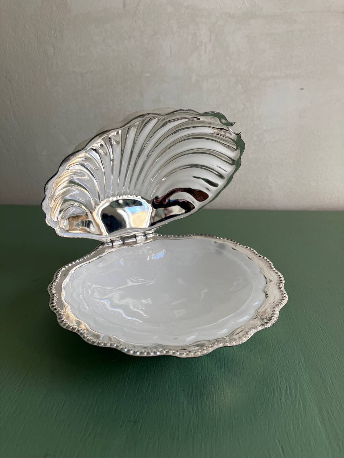 Vintage shell butter dish