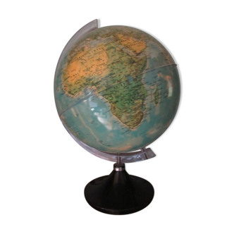 Illuminating globe