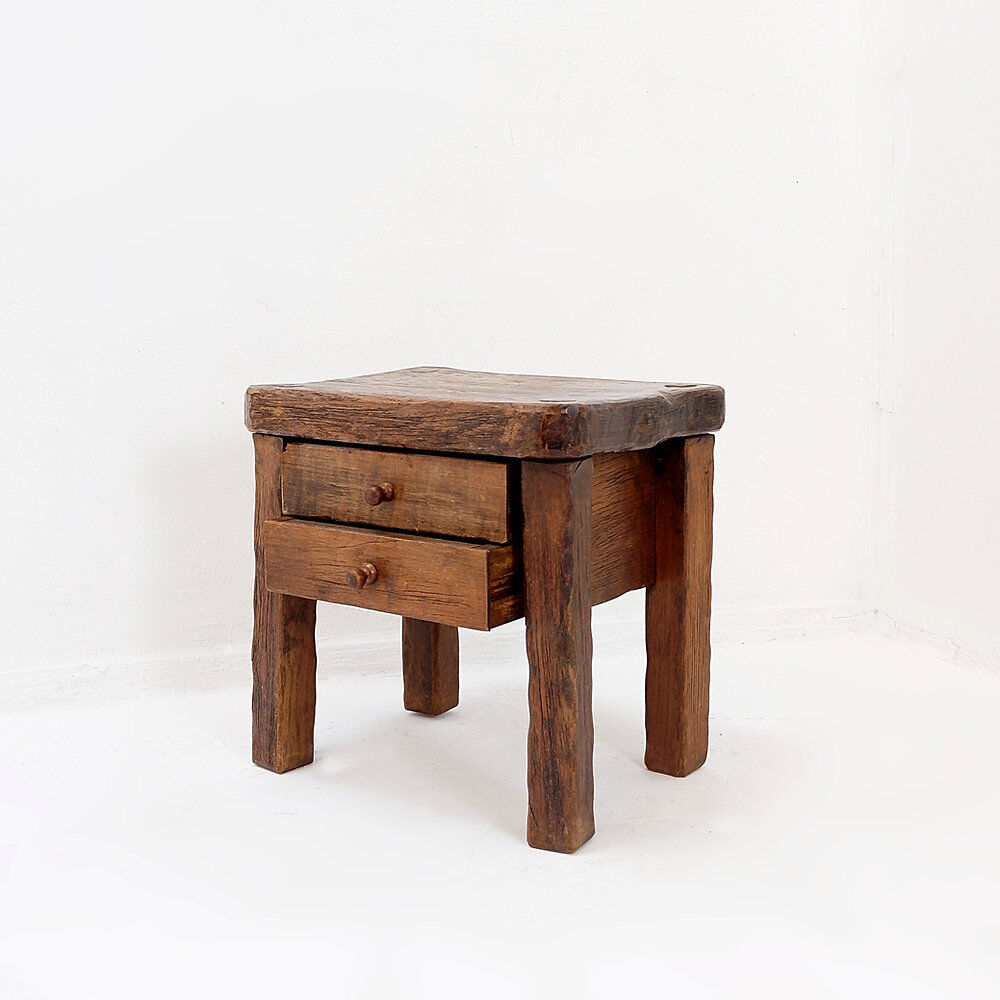 Tables de chevet ou table d'appoint rustiques en bois massif de style mid-century