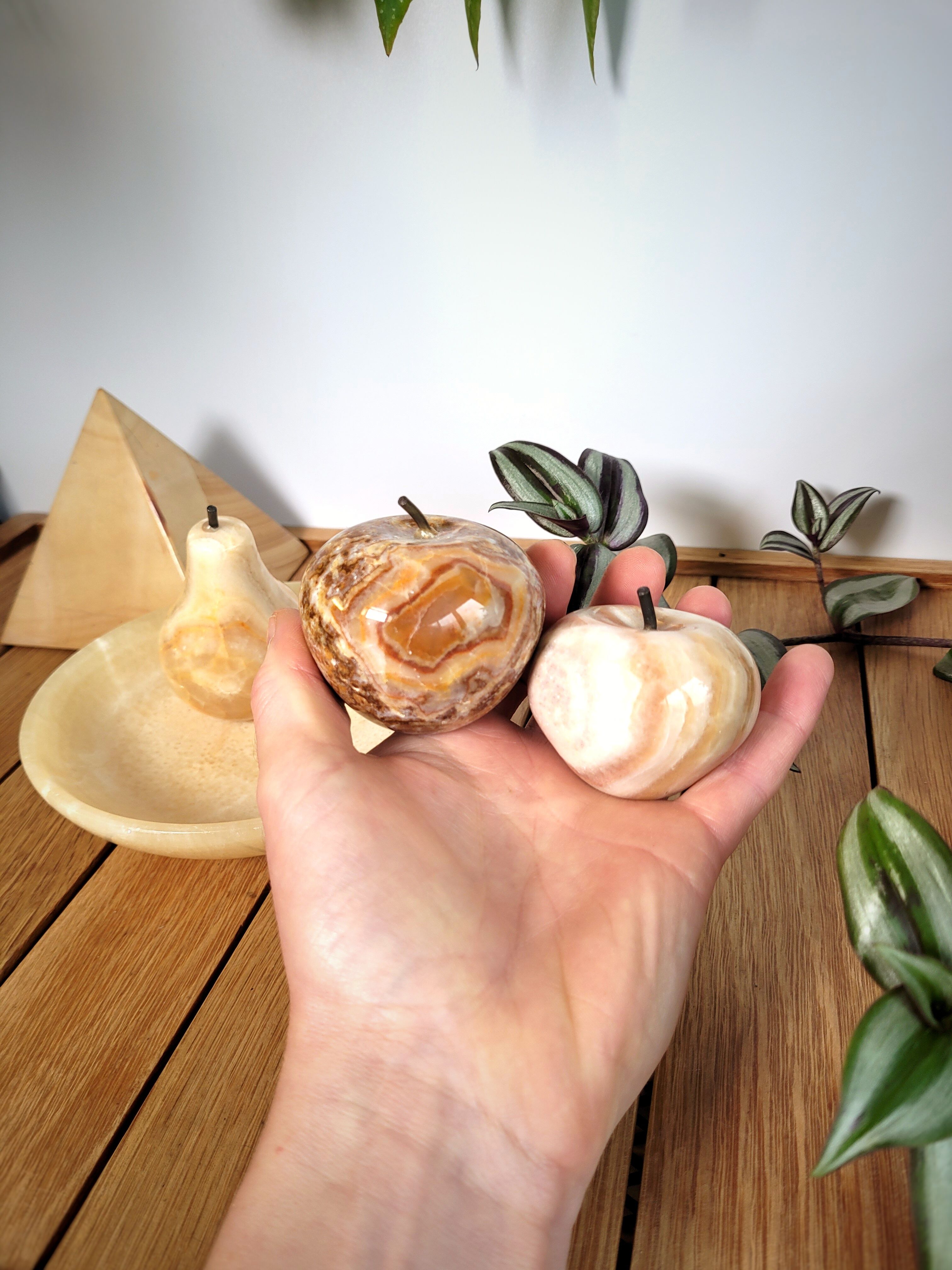 Marble onyx fruit cup