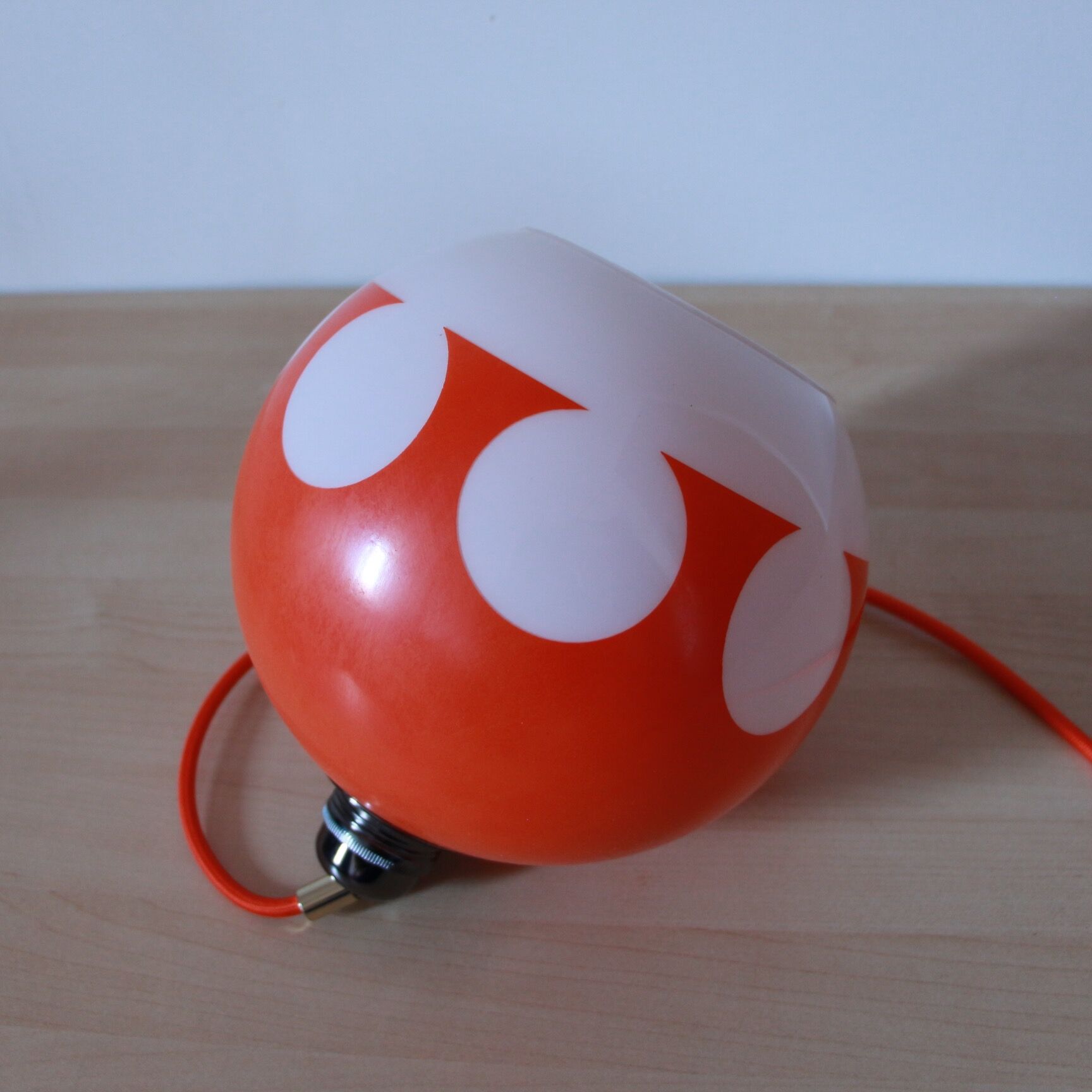 Seventies ball suspension