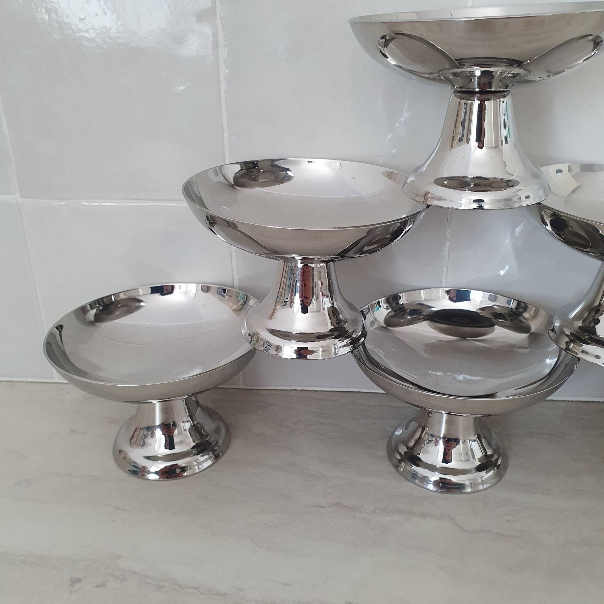 Dessert / ice cream bowls in stainless steel, Guy Degrenne style.