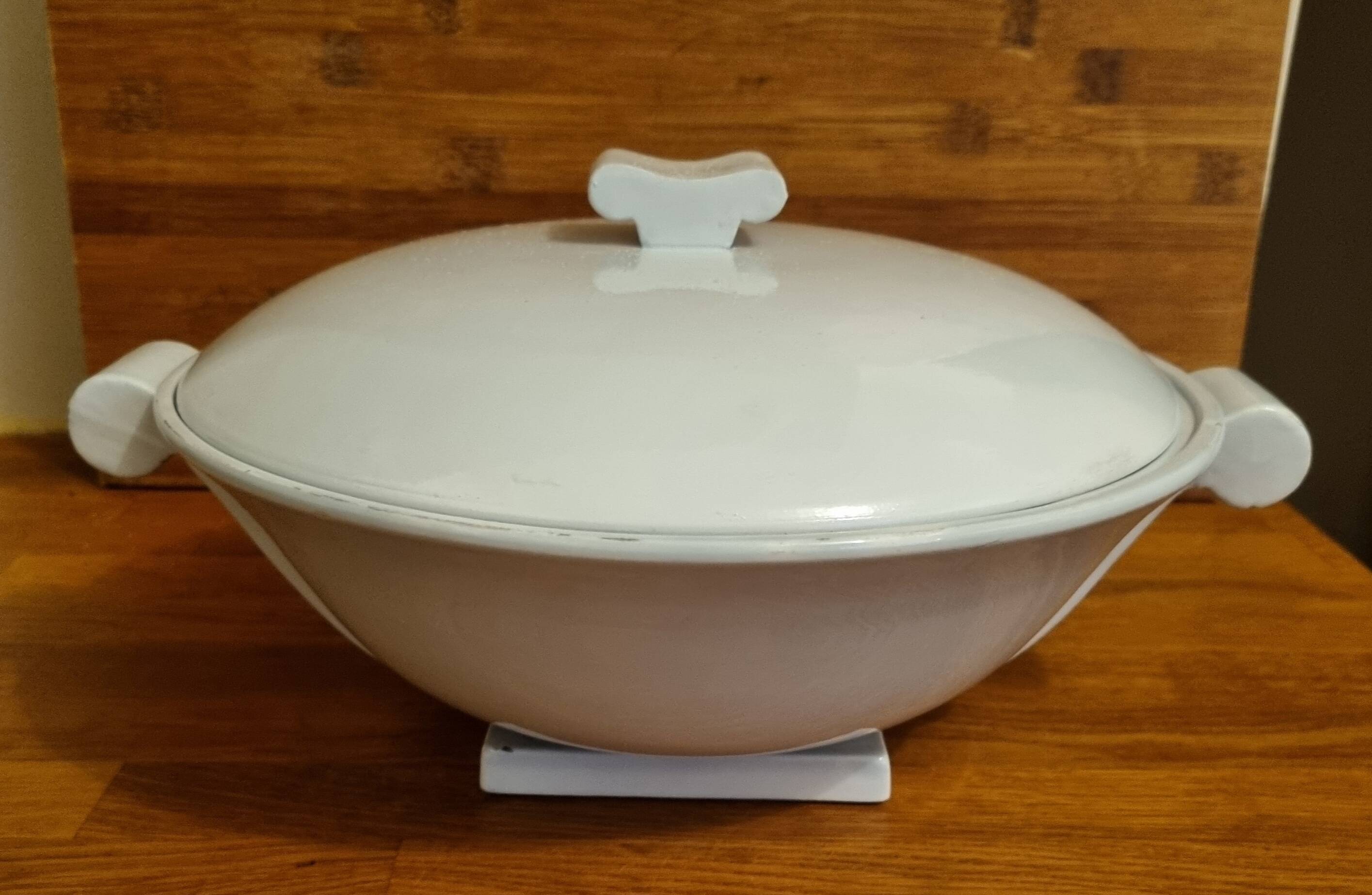 Vegetable tureen