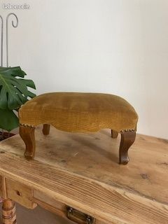 Antique footrest bench