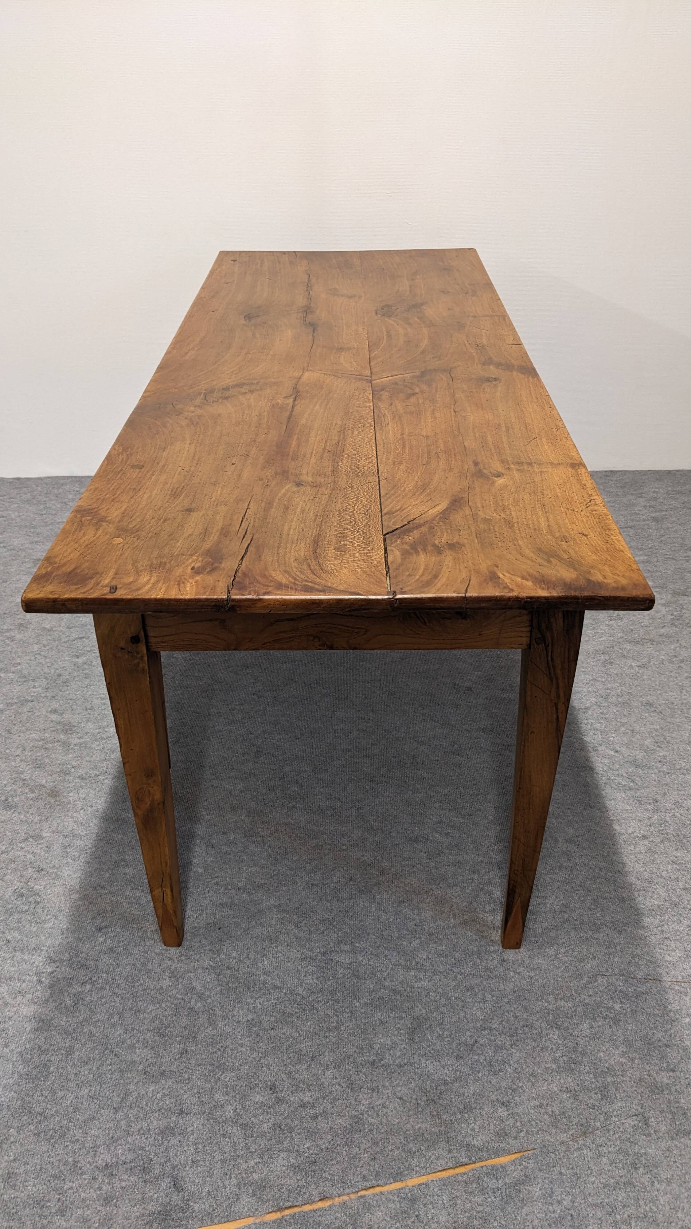 Burgundian farmhouse table in cherry wood, France early 19th century.