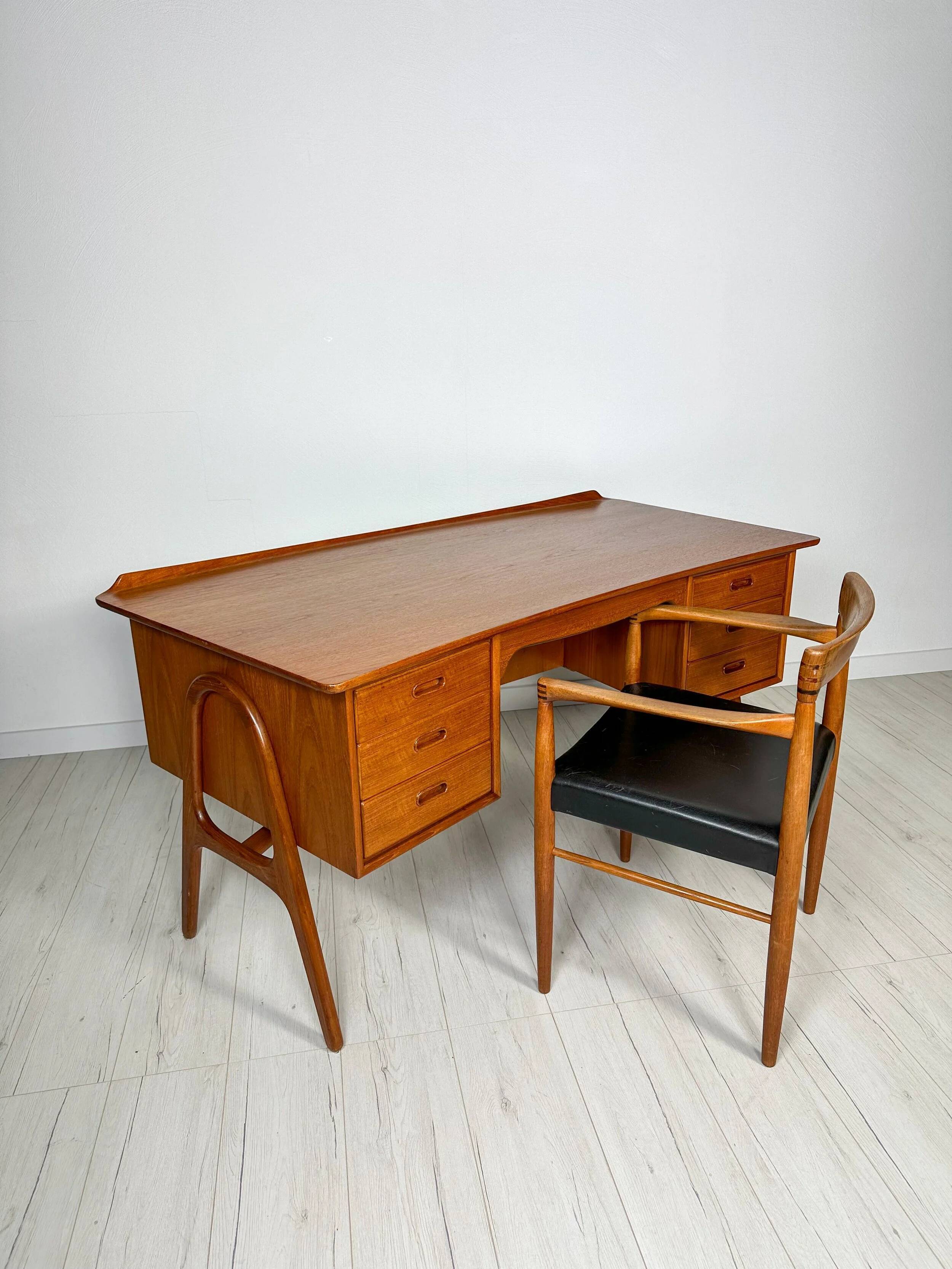1960s Vintage Curved Teak Writing Desk by Svend Aage Madsen