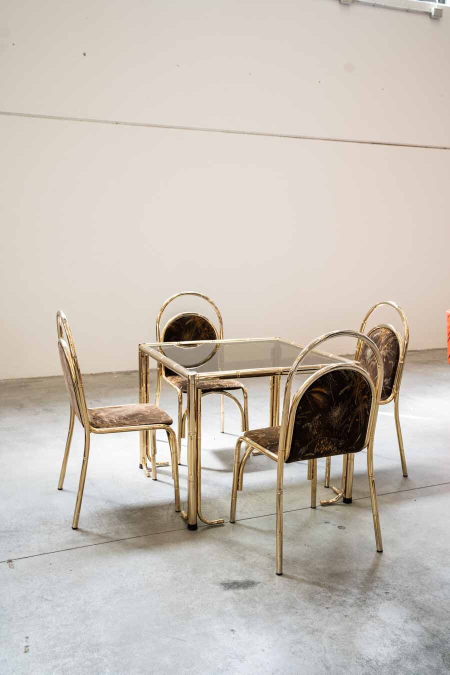 Table peinte en or et 4 chaises en tissu d'origine