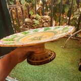 Plat sur pied en barbotine