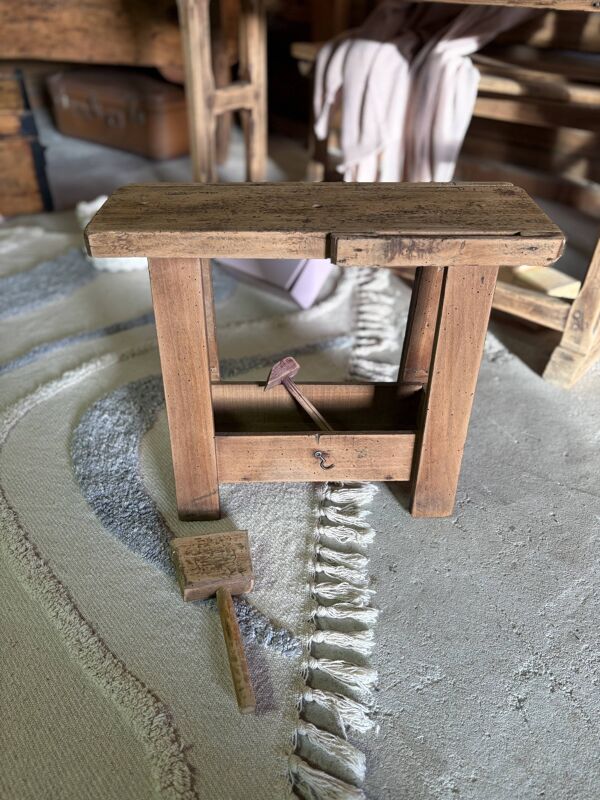 Mini établi enfant en bois avec outils