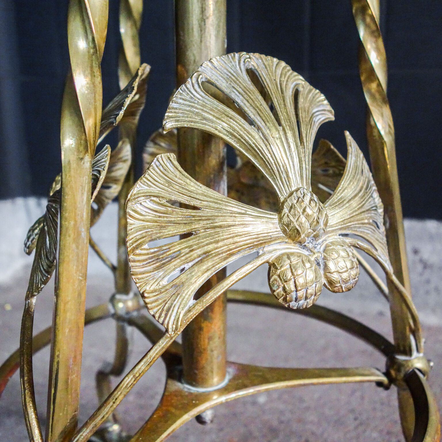 Art nouveau floor lamp with alabaster top - gold