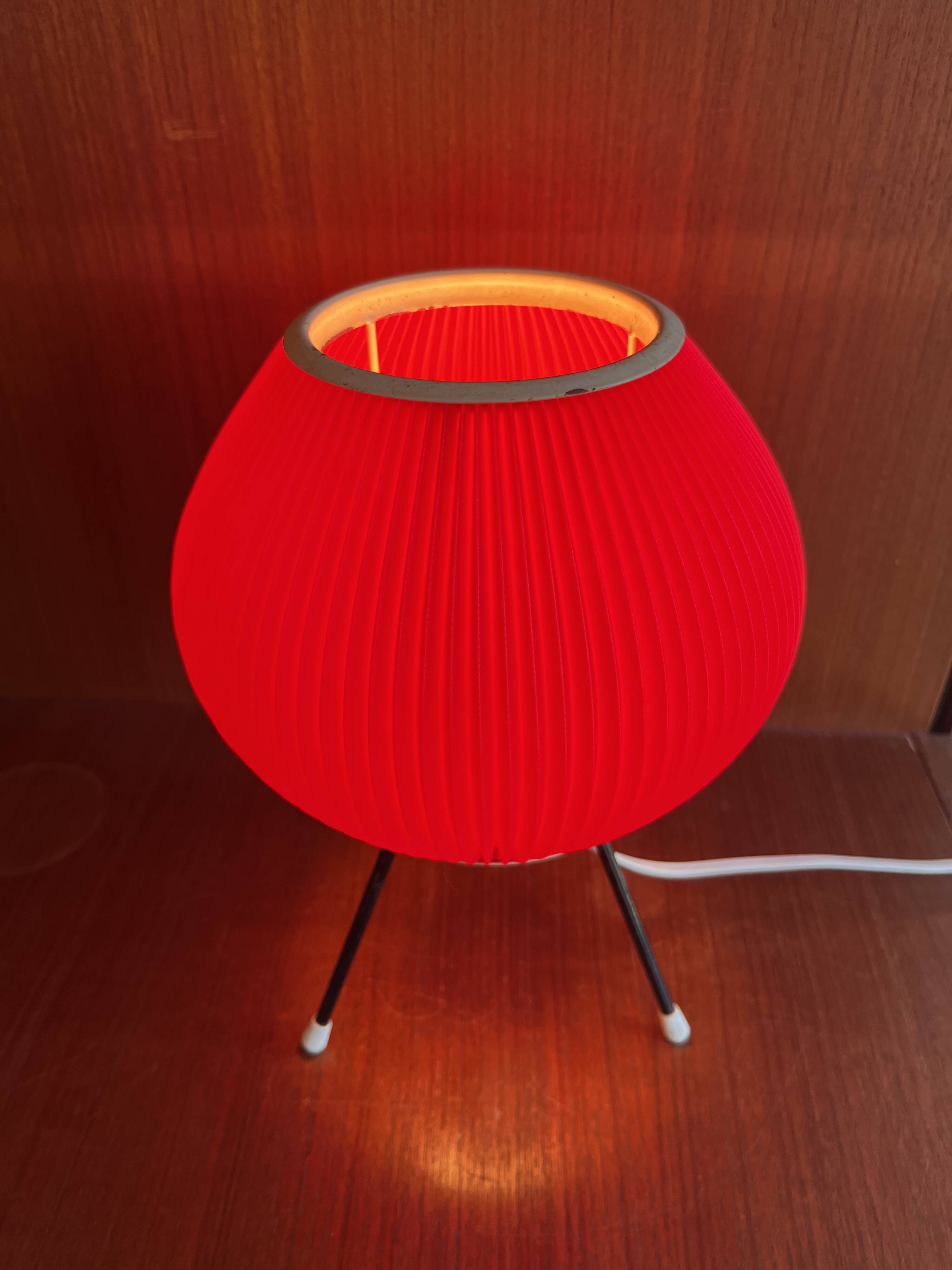 Tripod lamp, pleated red rhodoid, 1950s, 60s design