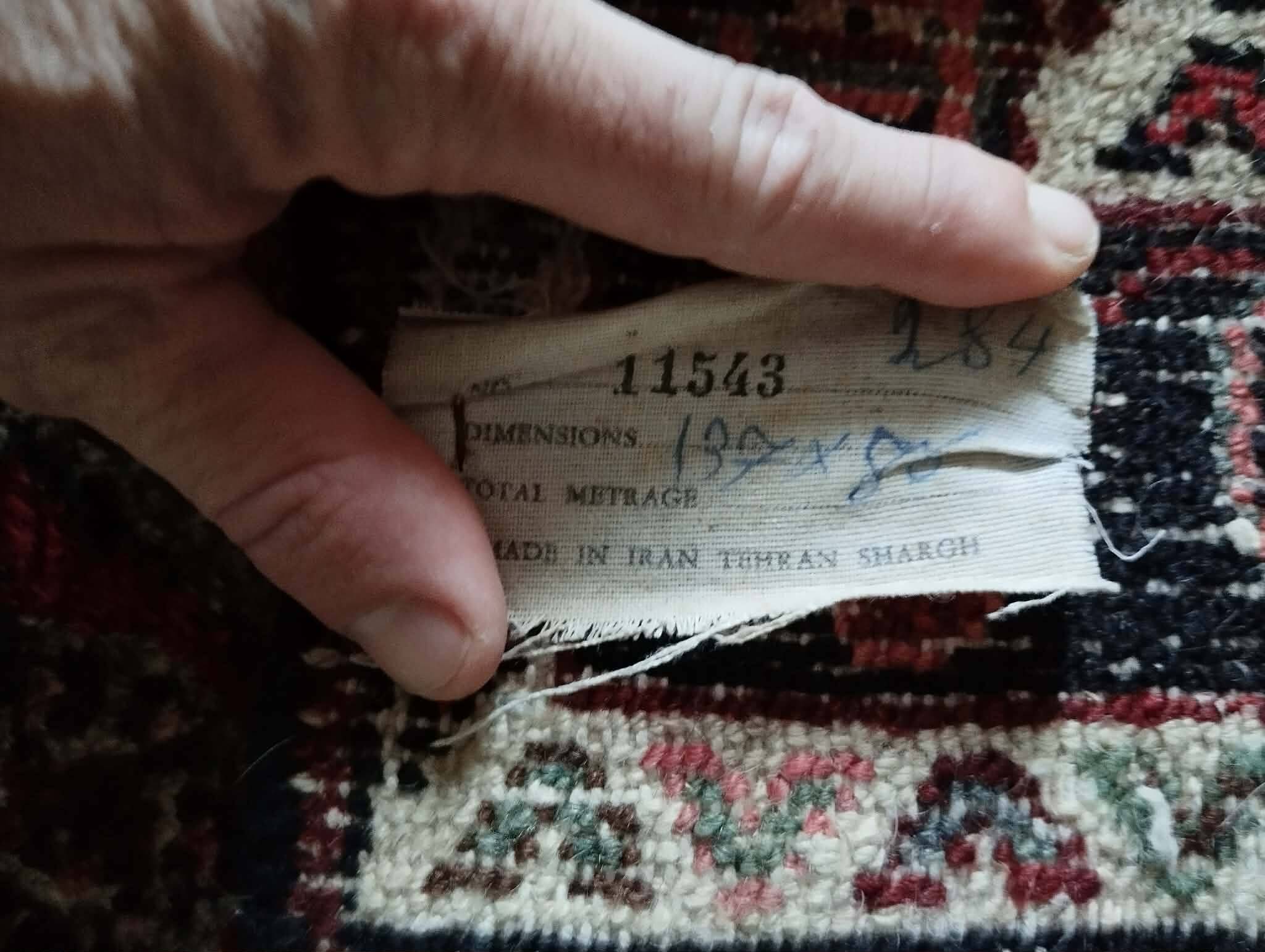 Handmade Persian Sarough rug 137x86cm