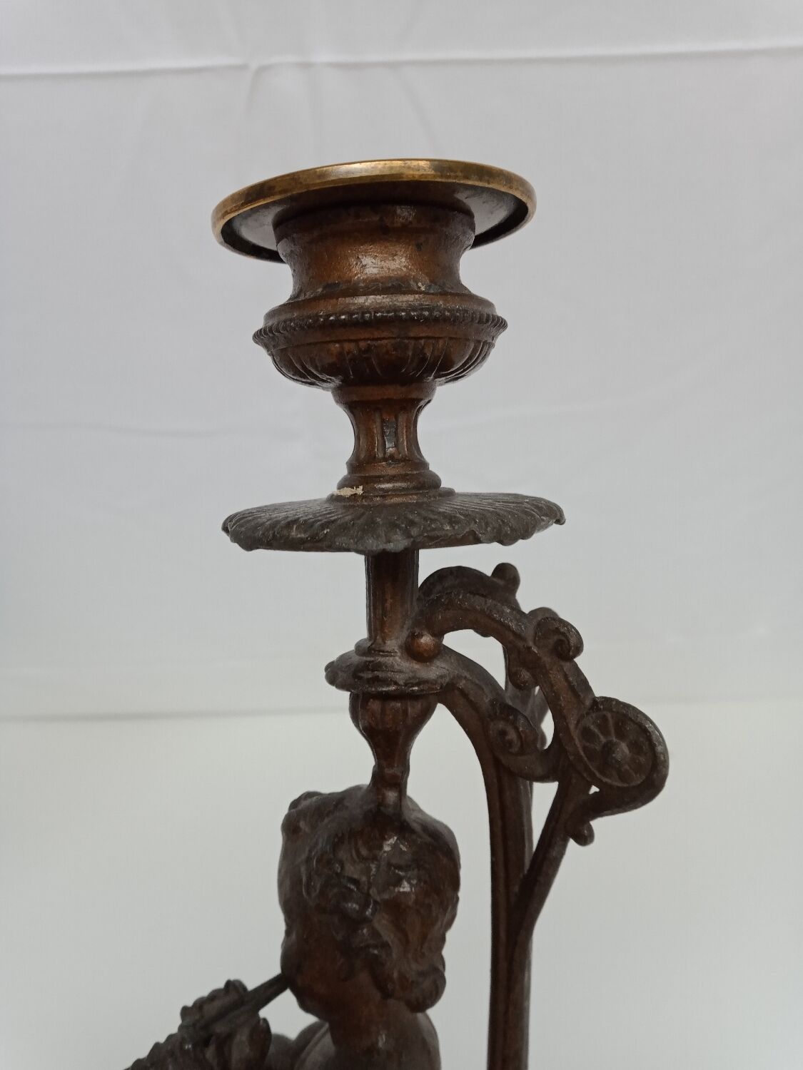 Bougeoirs putti musicians