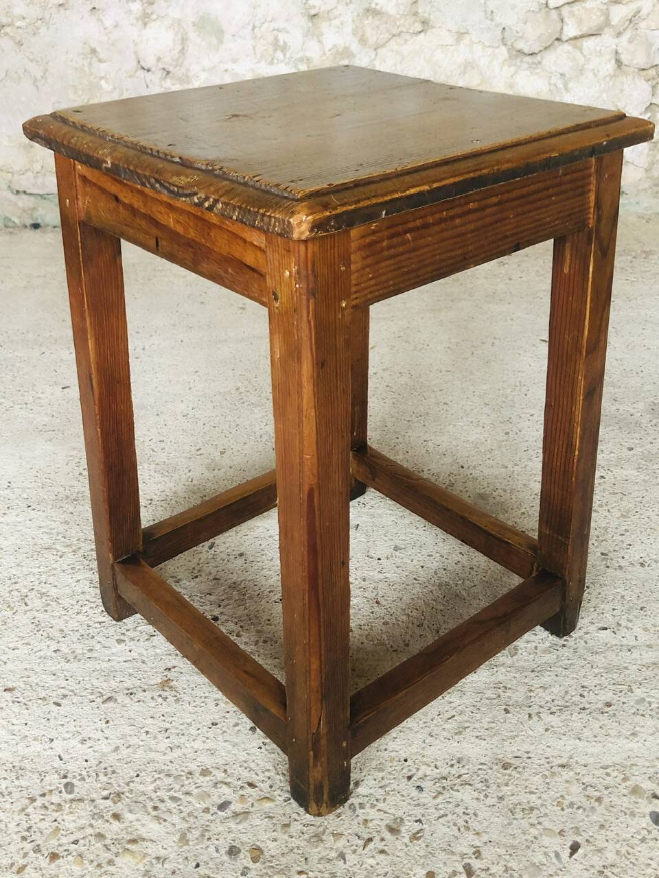 Tabouret vintage de ferme en châtaignier Circa 50
