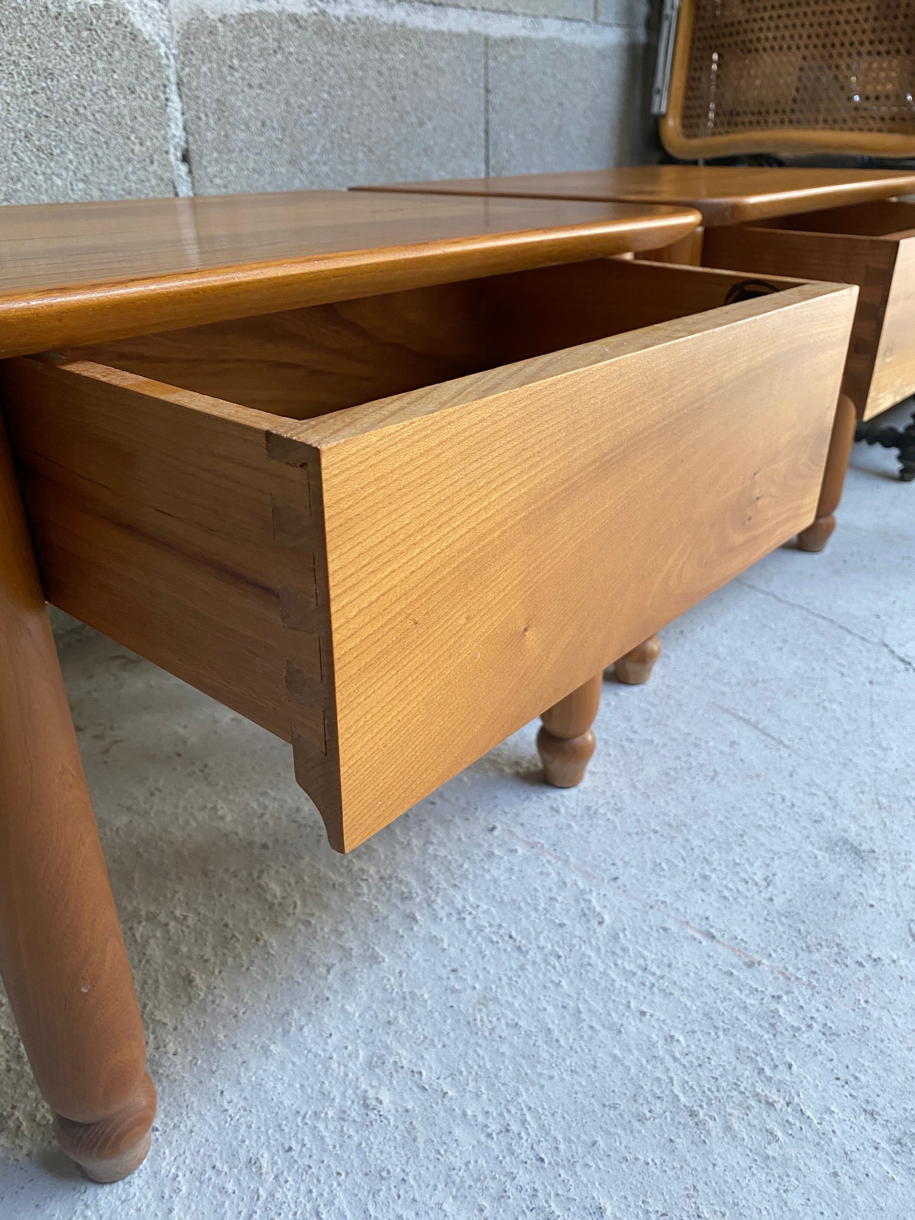 Pair of bedside tables Regain