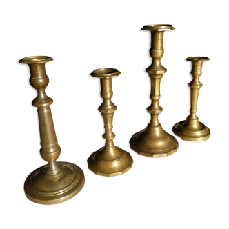 Lot de 4 bougeoirs anciens en laiton doré (N°3)