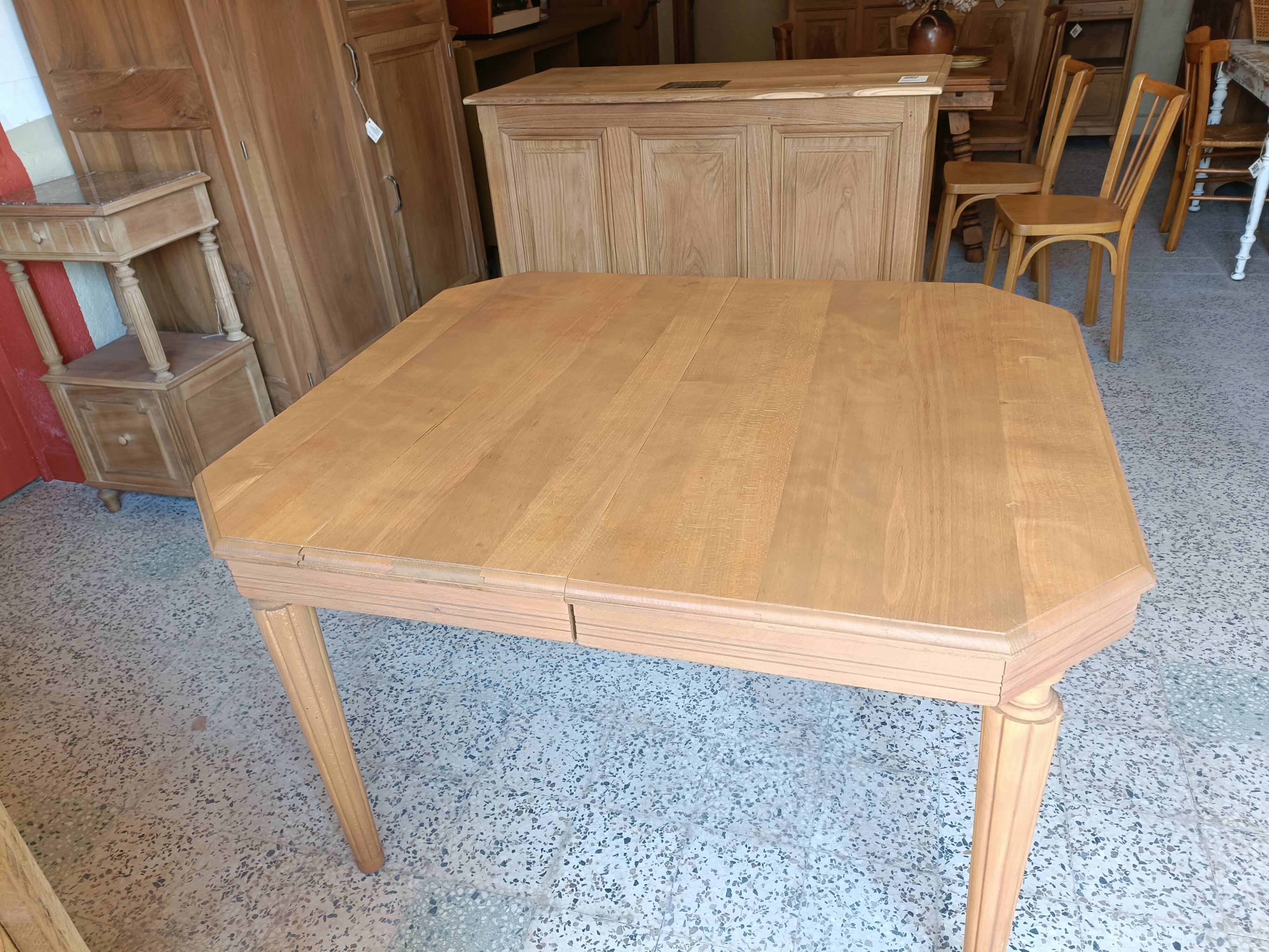 Renovated Art Deco table with 3 extensions.