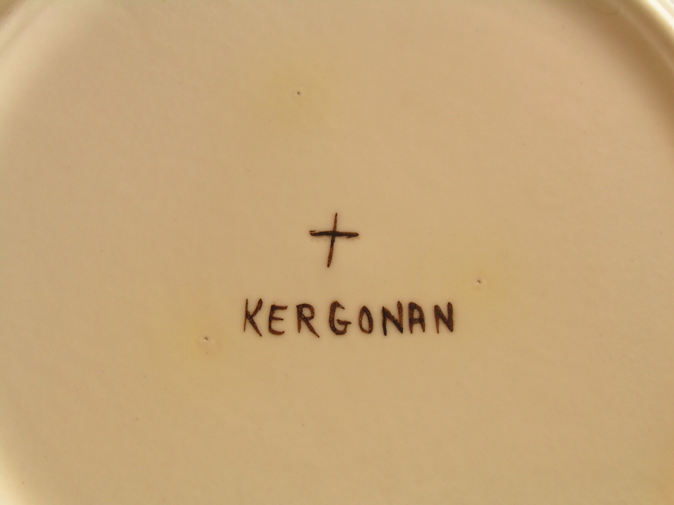 Ravier round Kergonan brittany ceramic René-Yves Creston