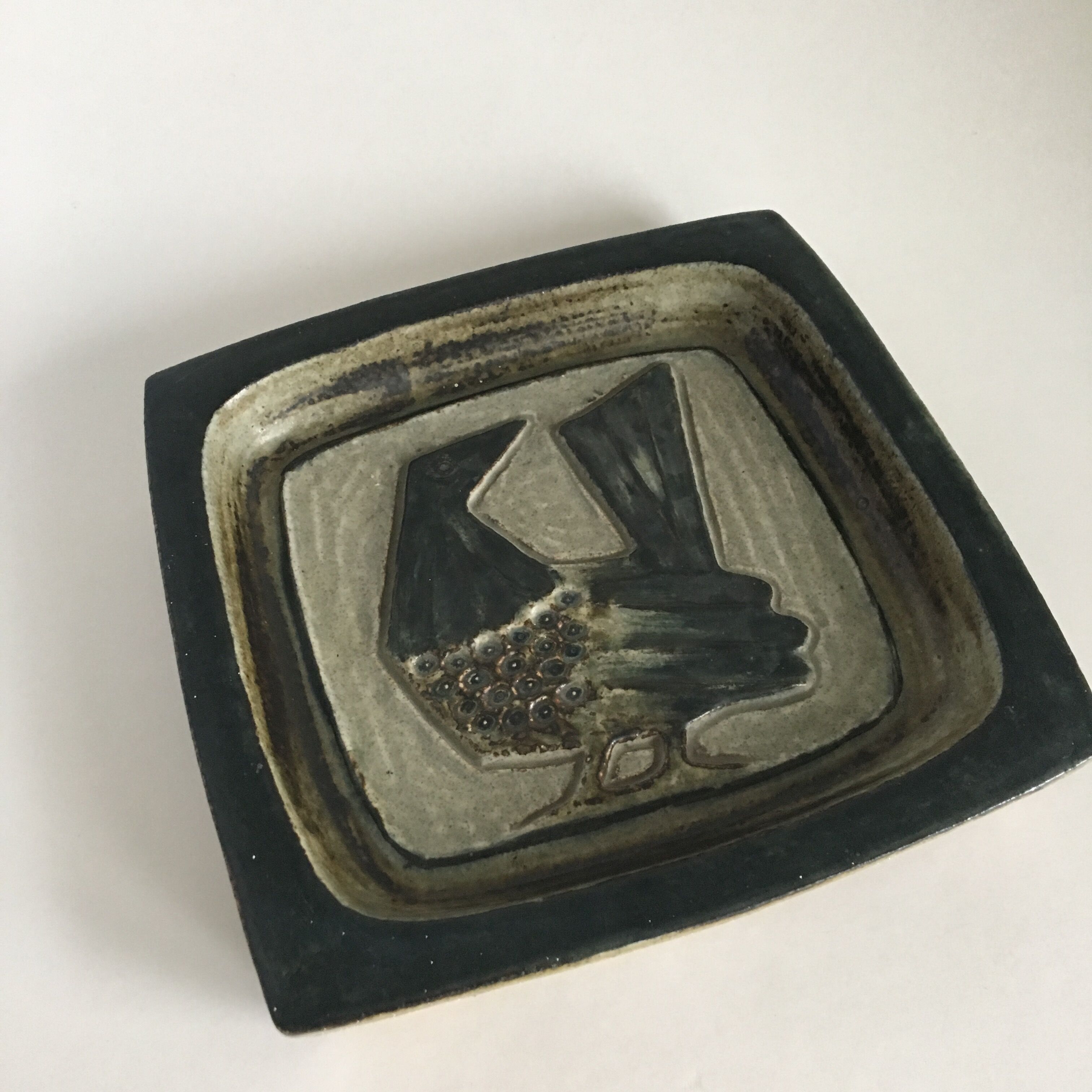 Plat en grès AA Royal Copenhague par Jorgen Mogensen No.21941