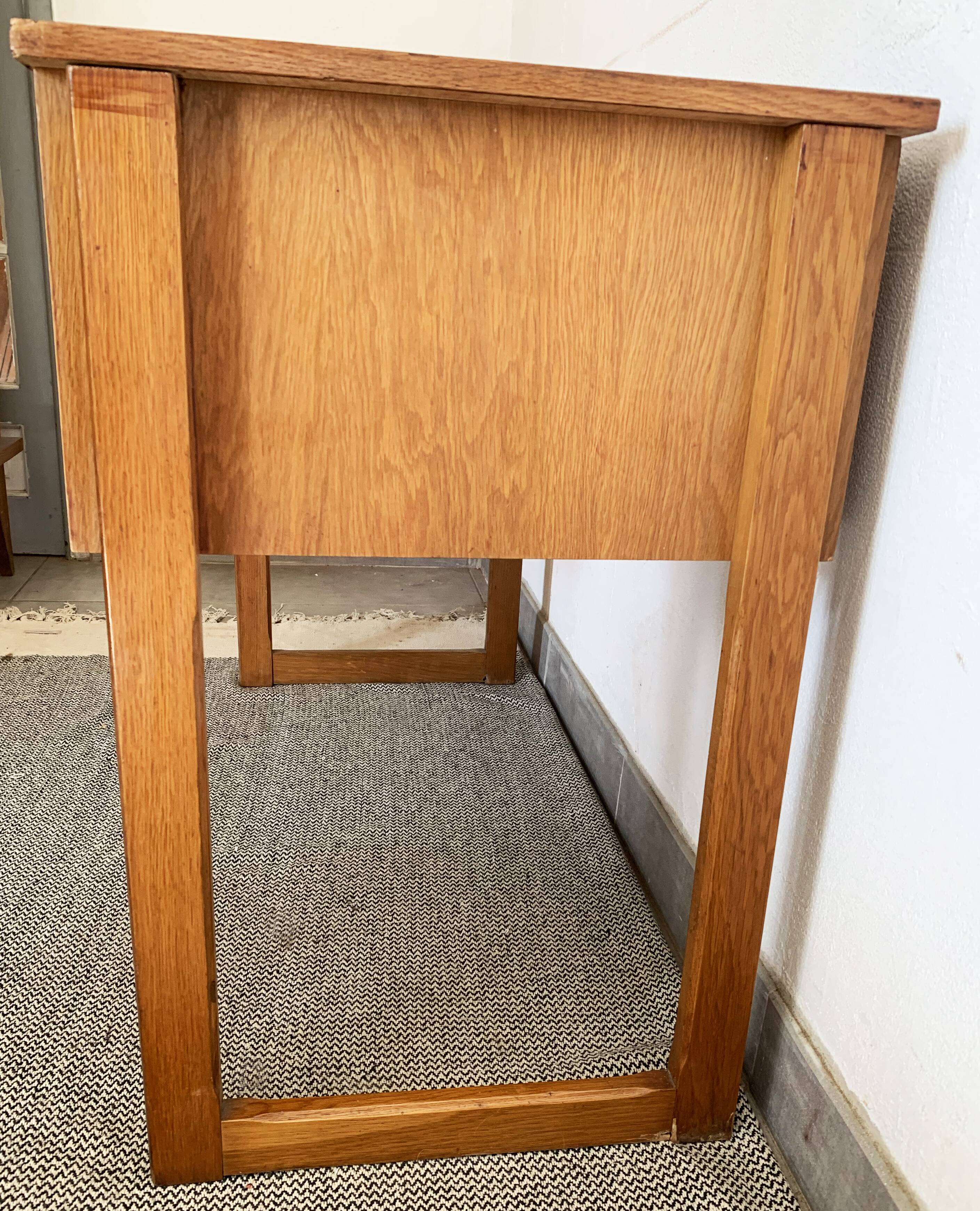 Vintage wooden office of the 50s feet 'traineau'