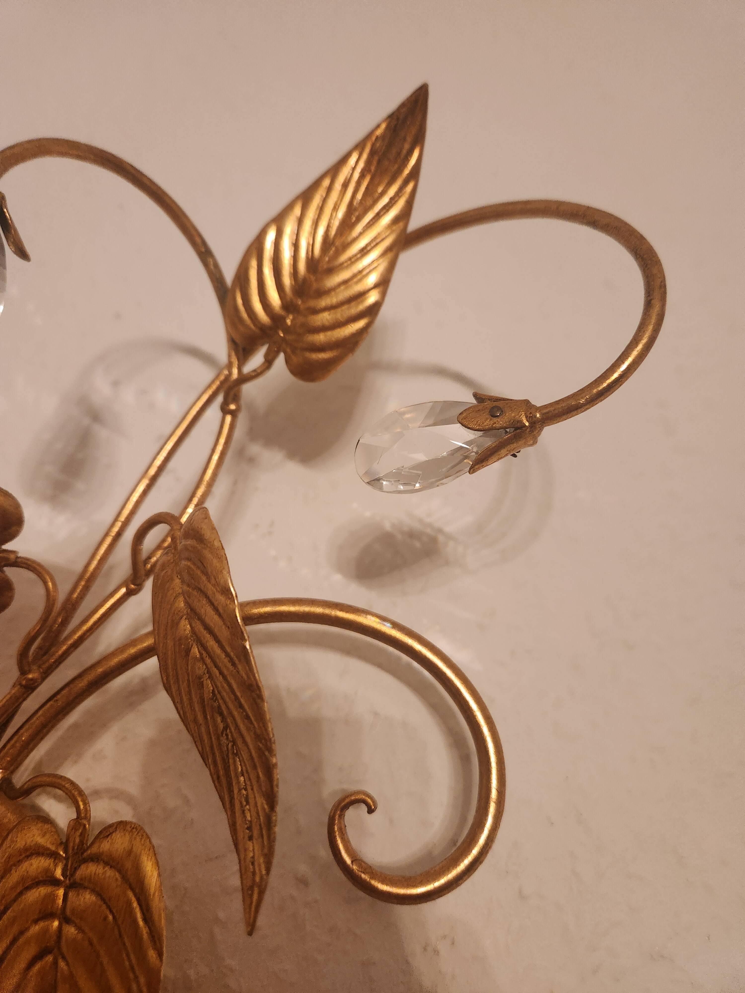 Shabby Wandlampe vergoldet Blattgold Kristallelemente Hollywood Regency 70s