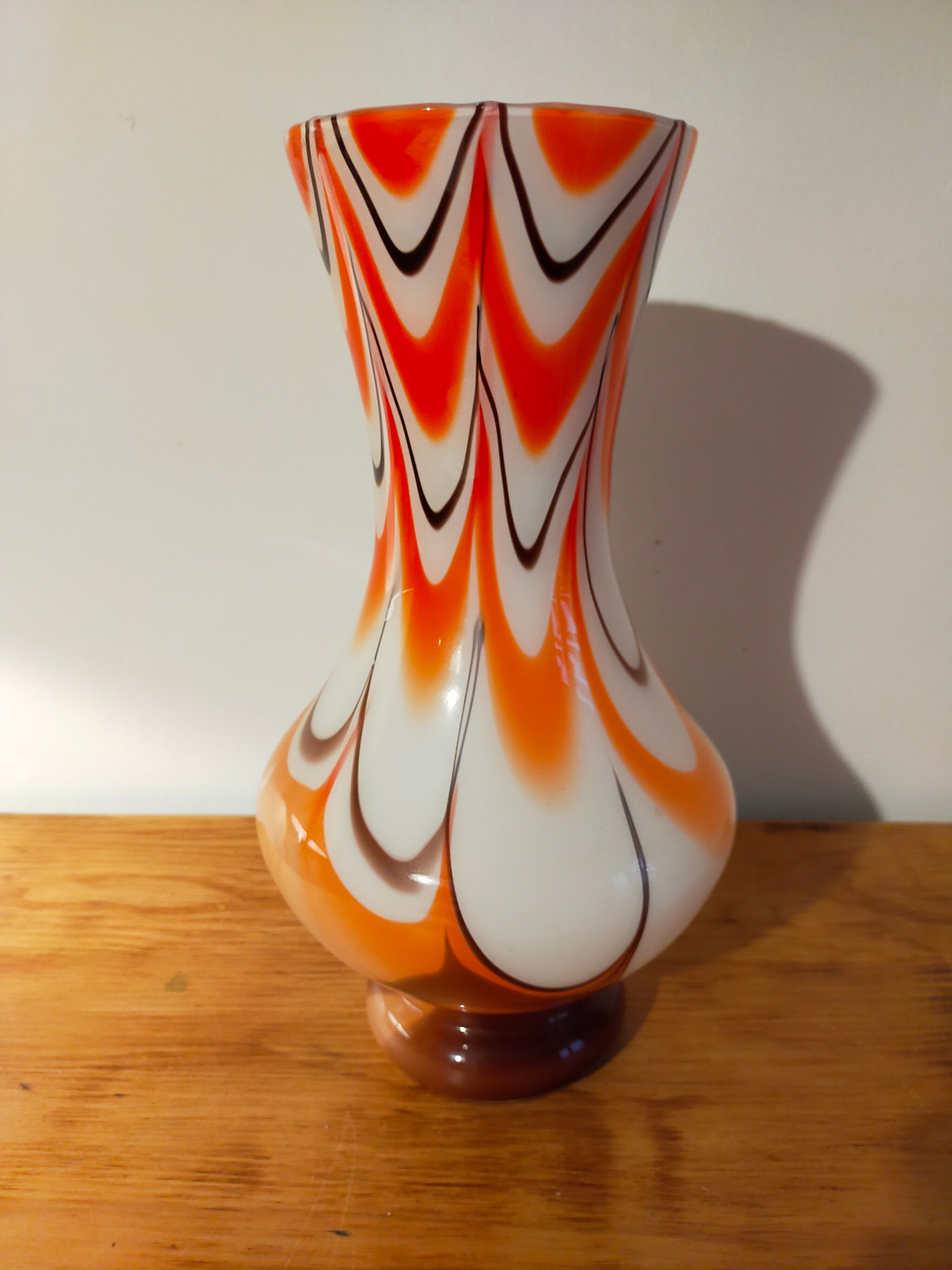Vintage 70s italian vase in opaline or murano glass