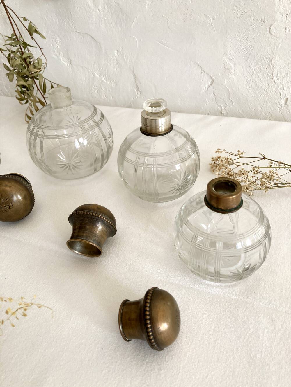 Set / Toiletries / Chiseled crystal bottles, 1920s