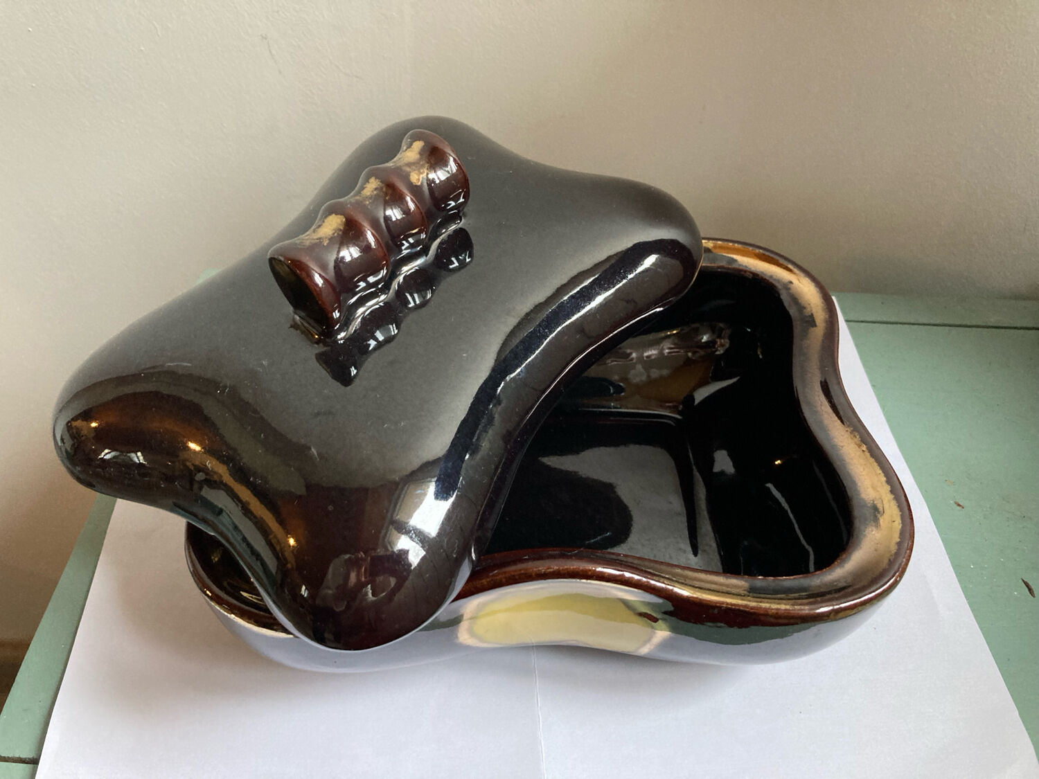 Bonbonnière or ceramic cake box