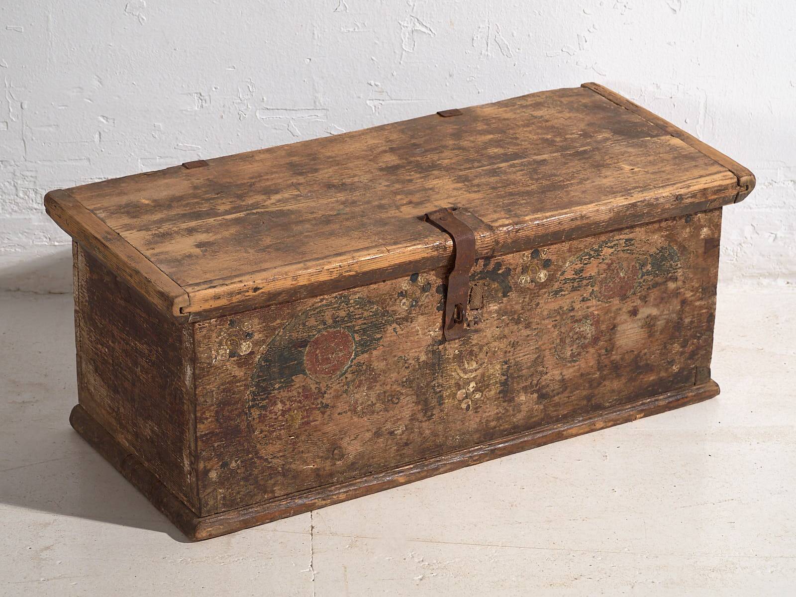 Antique chest painted with floral motifs (c.1900) #72