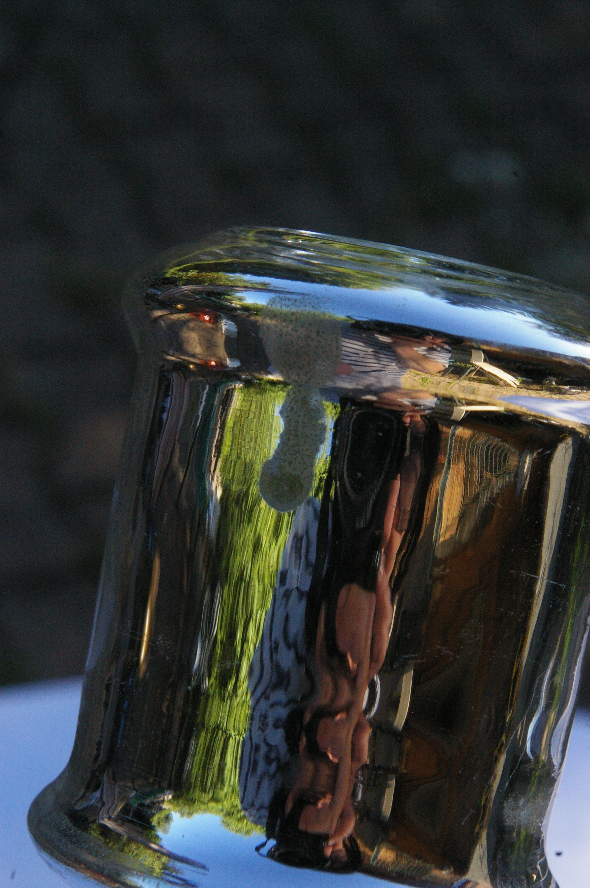 Candle holder in eglomerized glass