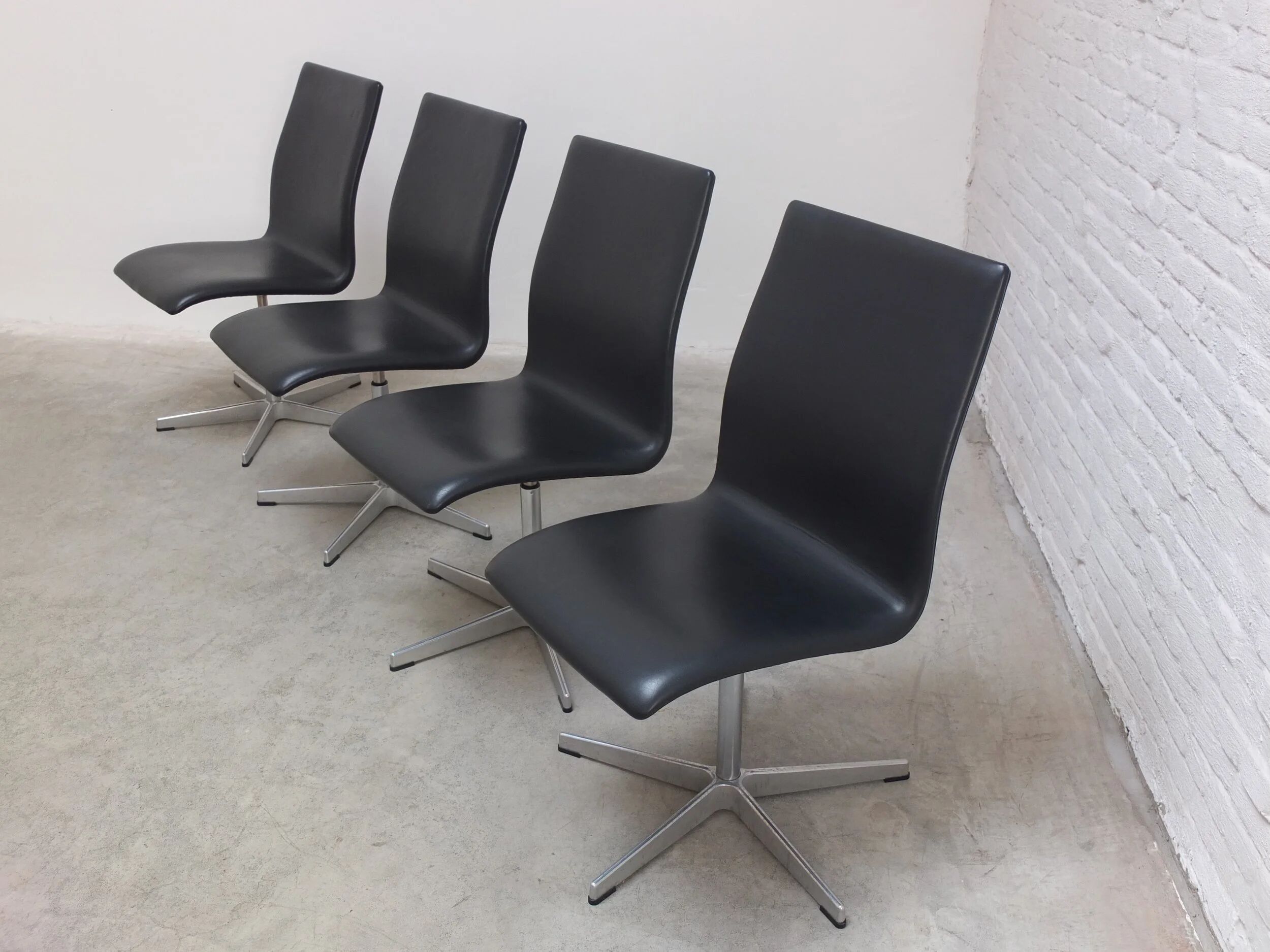 Set of 6 'Oxford' swivel chairs by Arne Jacobsen for Fritz Hansen, 1965