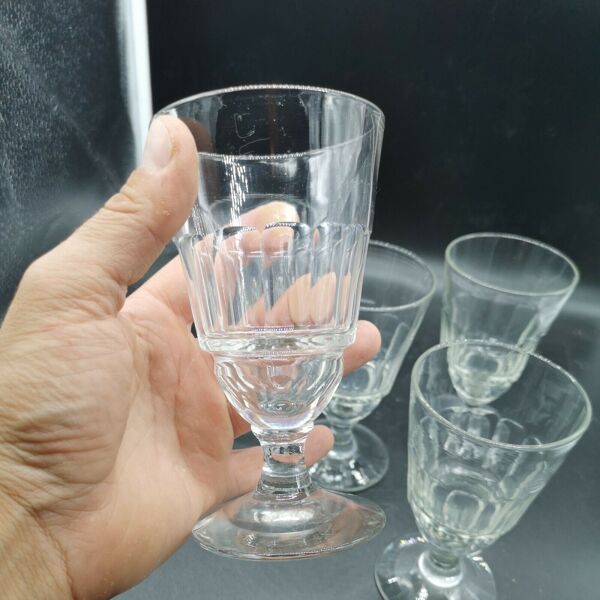 Lot 5 verres à absinthe modèle Pontarlier