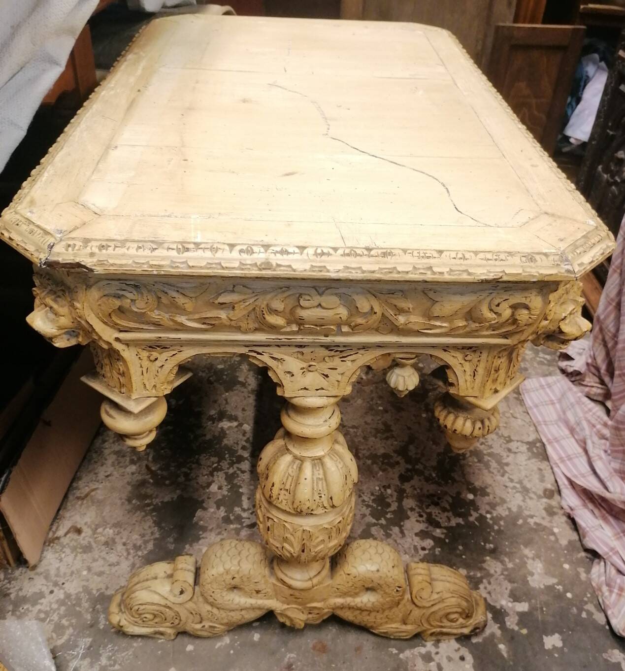 Antique entrance table - Neo-Renaissance