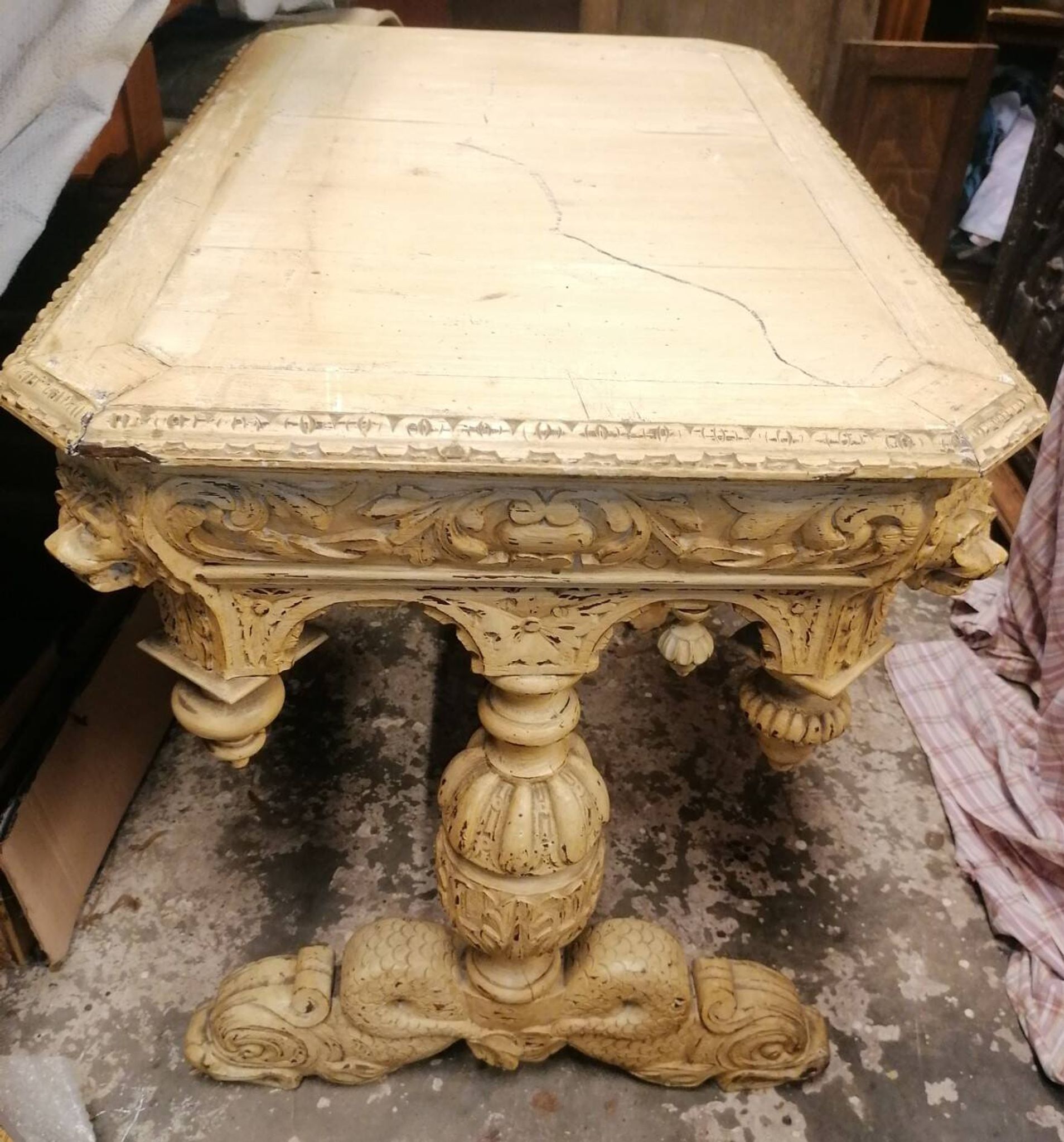 Antique entrance table - Neo-Renaissance
