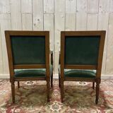 Paire de fauteuils de style Louis XVI en velours vert