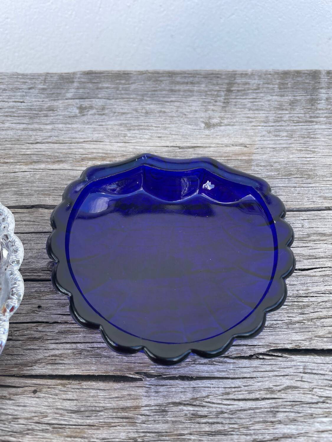 Silver-plated metal shell butter dish