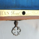 Box XIXth Napoleon III, jewel box or secrets, mahogany, padded blue silk, signed TAHAN