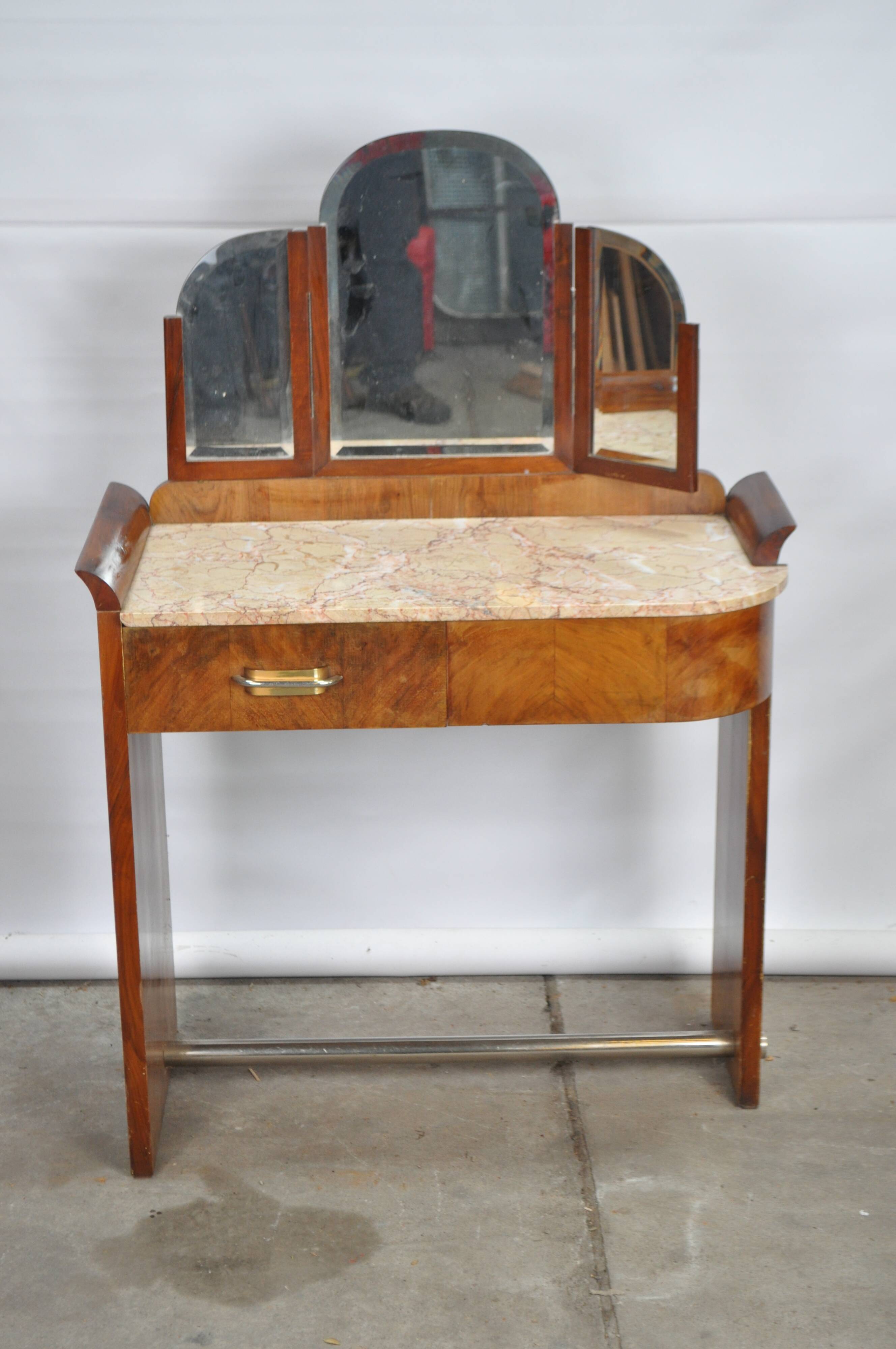 Art deco dressing table