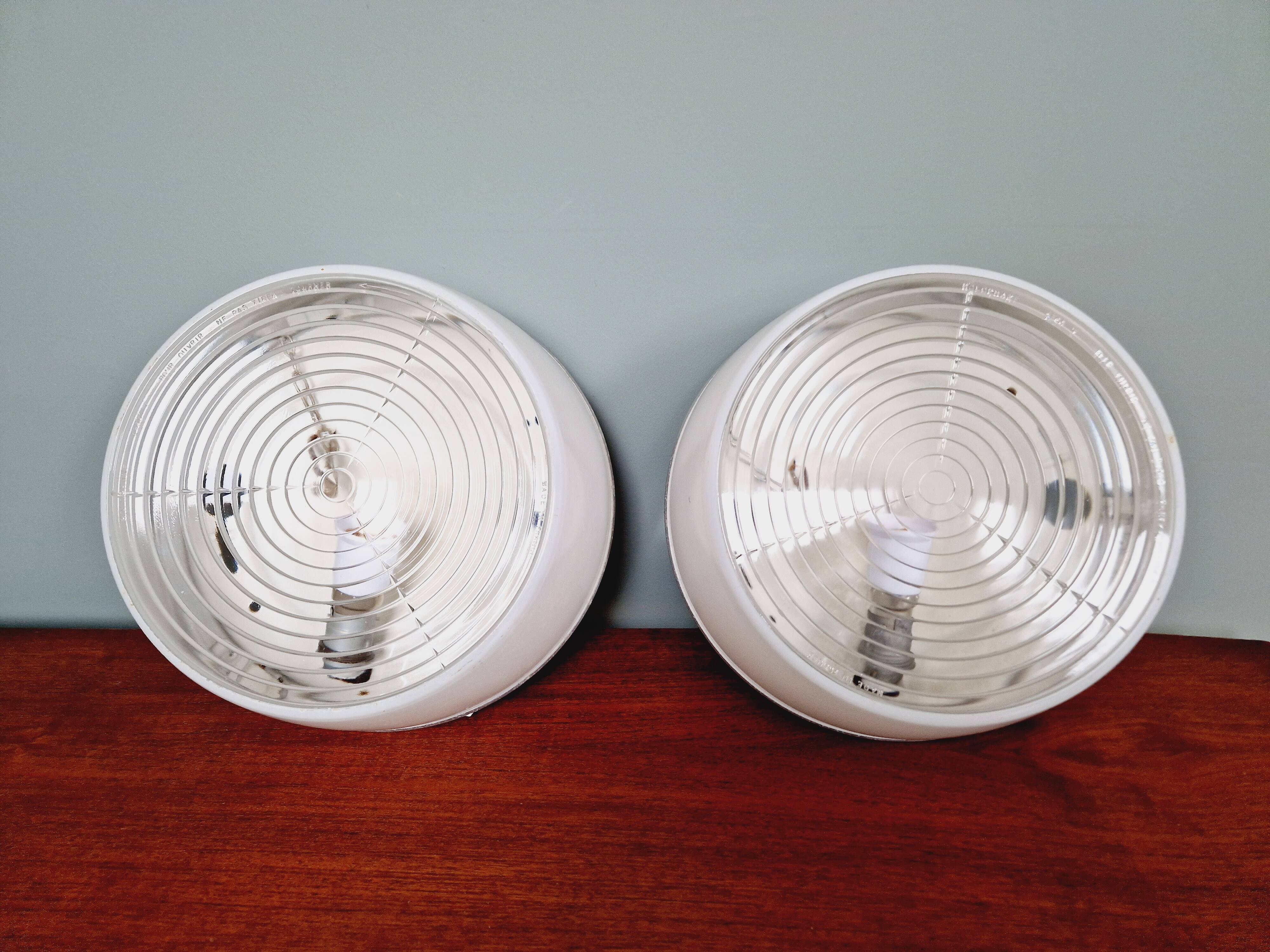 Plafonnier industriel Holophane en verre opaline blanc et transparent (7 disponibles)