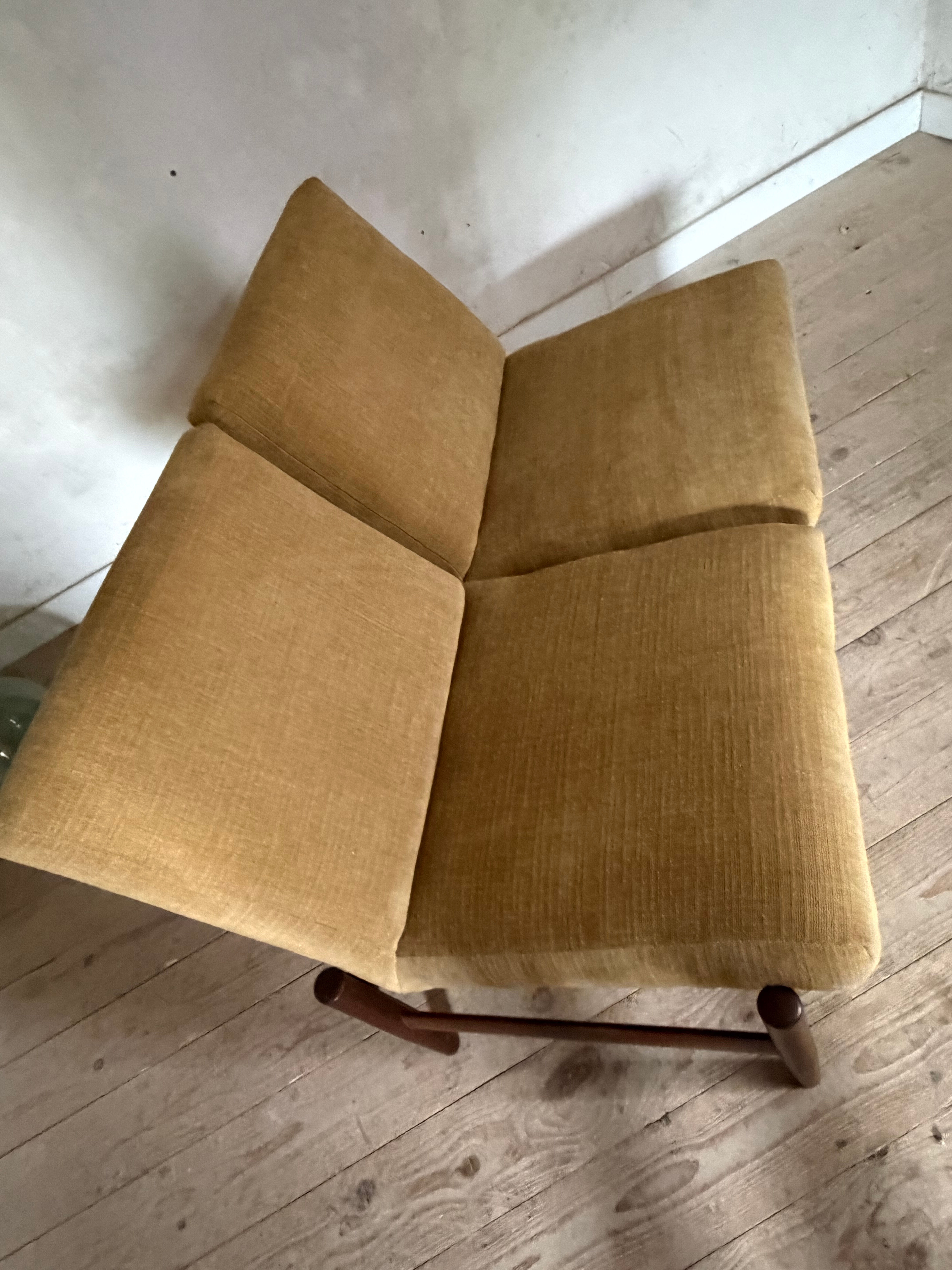 Banquette scandinave vintage velours jaune
