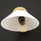 Applique murale laiton et verre opaline blanche lustrerie Deknudt 1980