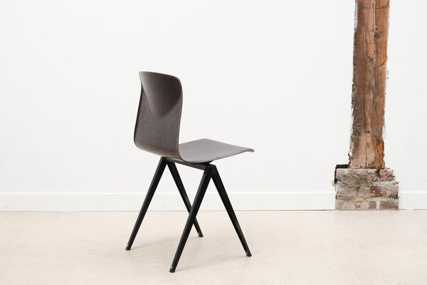 Chaise Galvanitas S19 réédition droite ébène noir