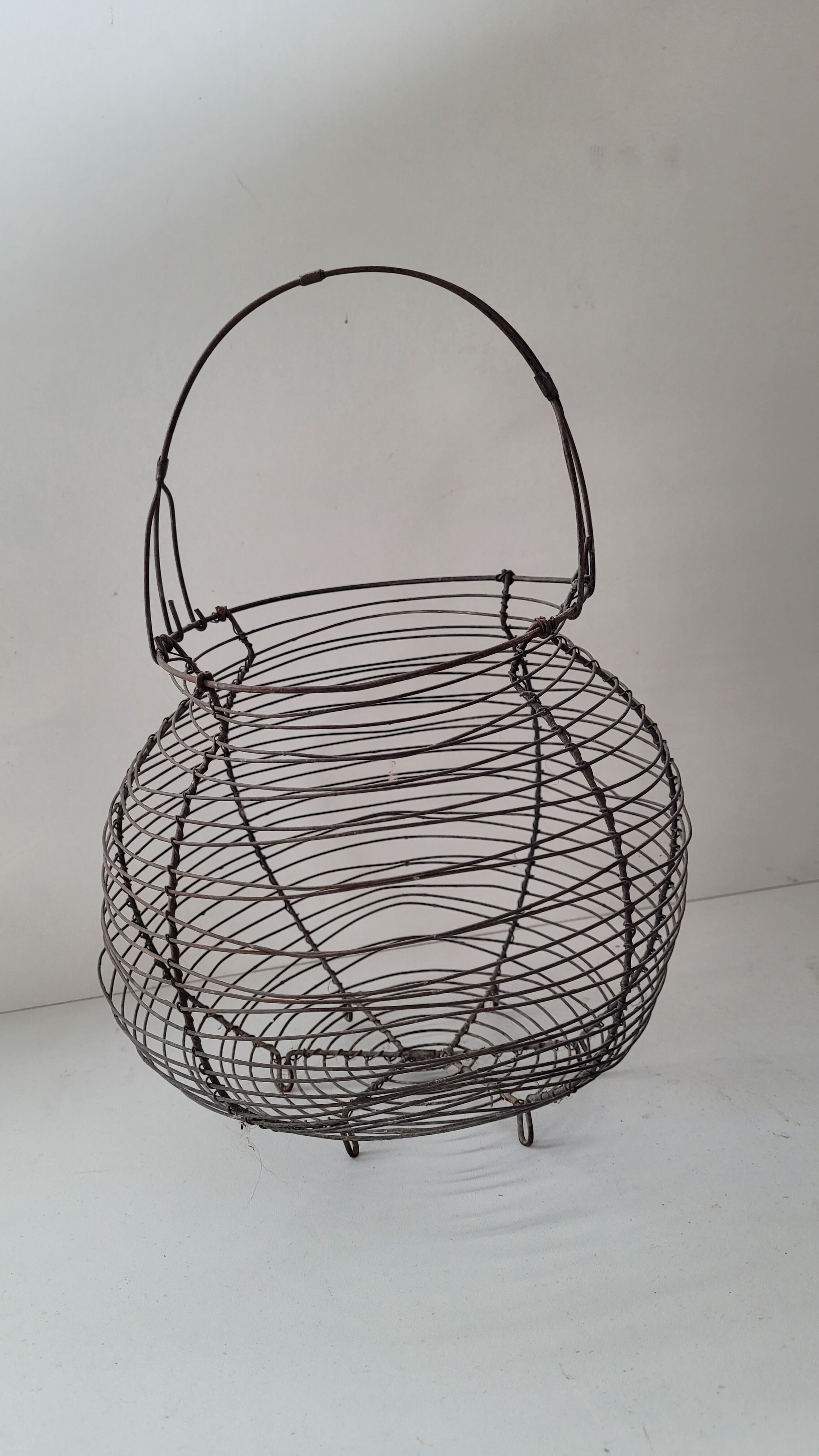Basket braided metal salad